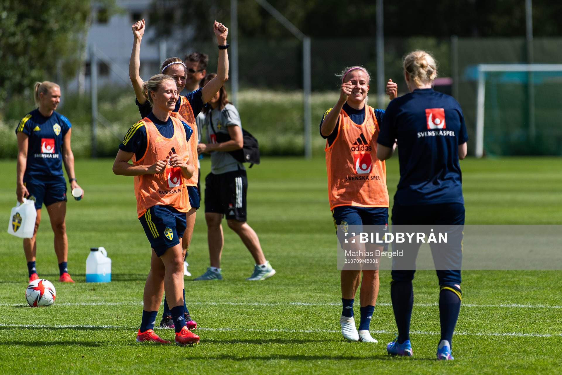 Rebecka Blomqvist, Amanda Ilestedt, Hanna Glas och målvakt