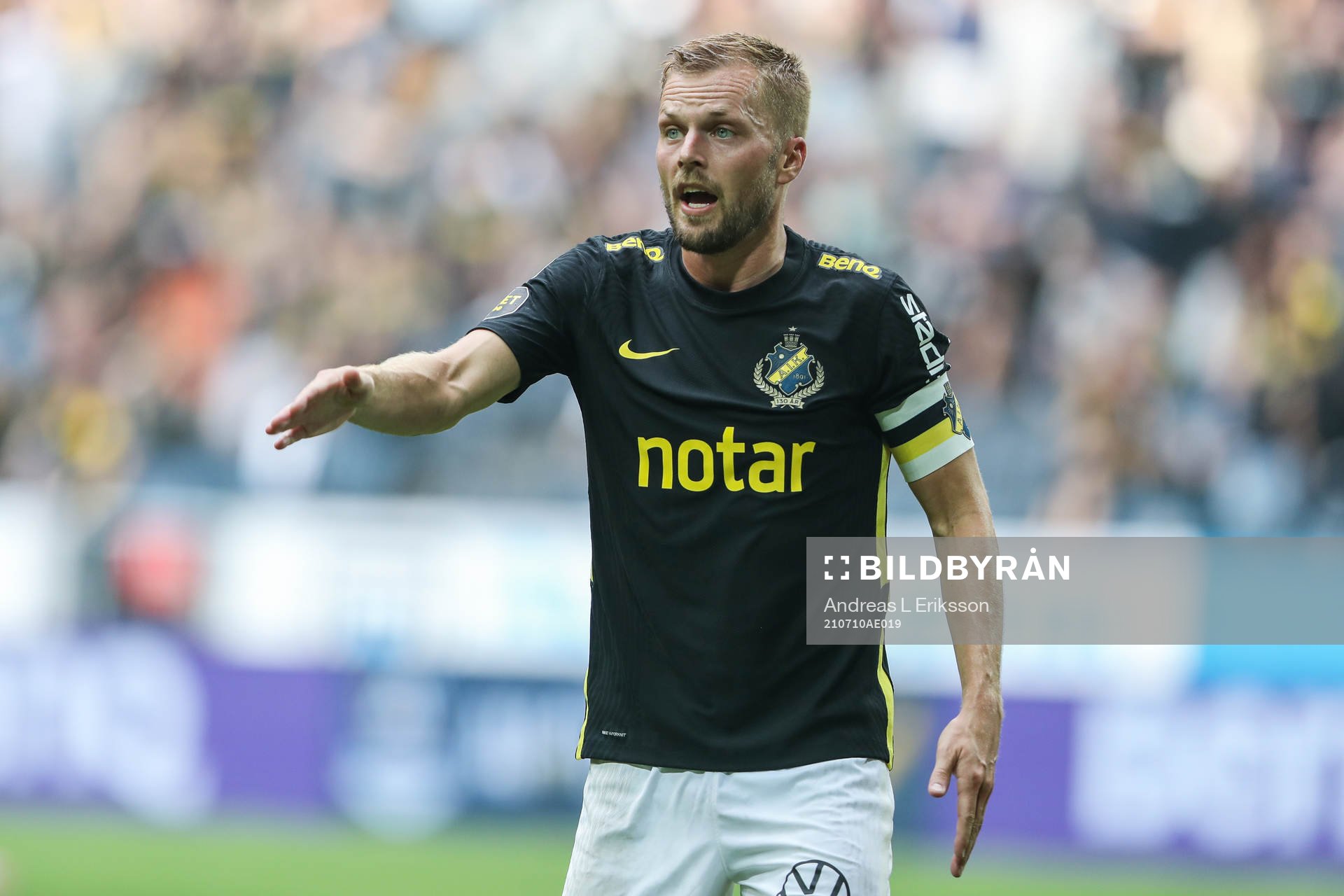 s Sebastian Larsson