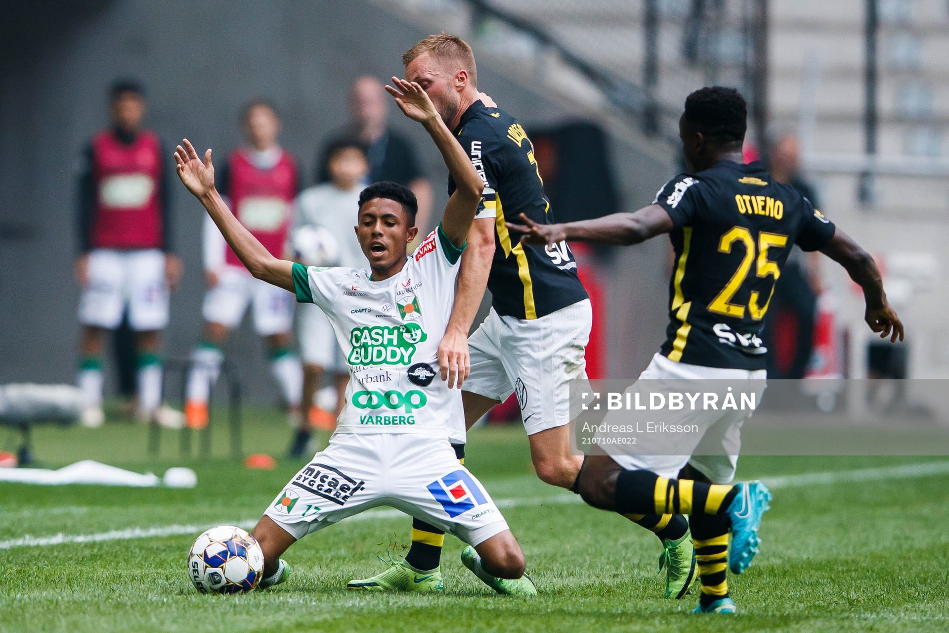 s Sebastian Larsson och Erick Otieno