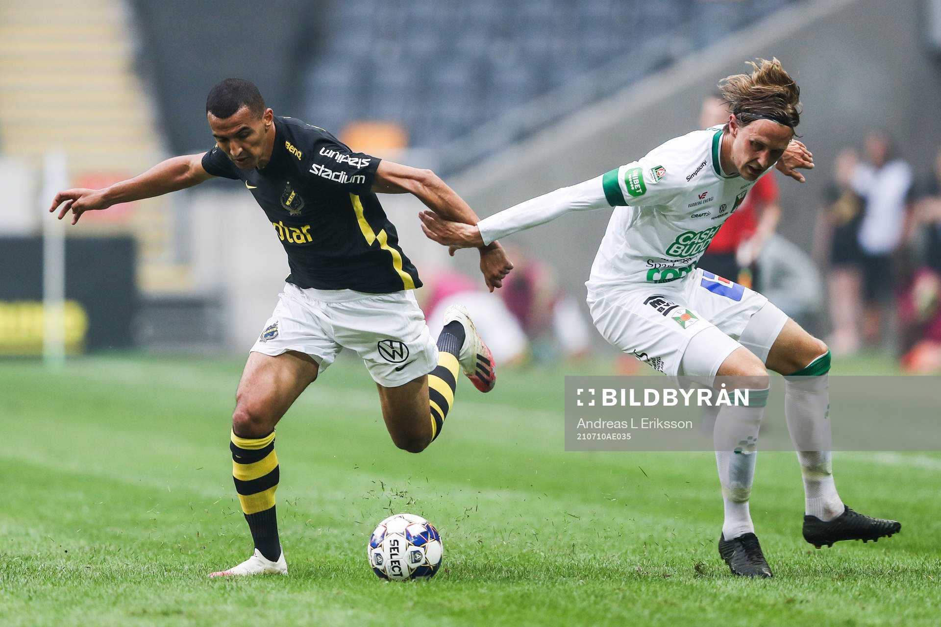 s Nabil Bahoui och Varbergs Joakim Lindner