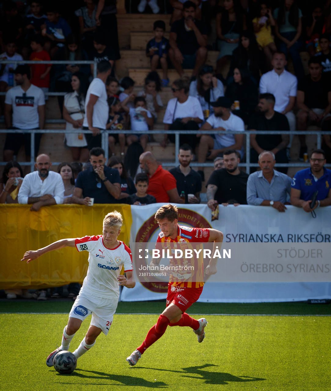 Assyriskas Marcus Linday och Örebro Syrianskas Viktor
