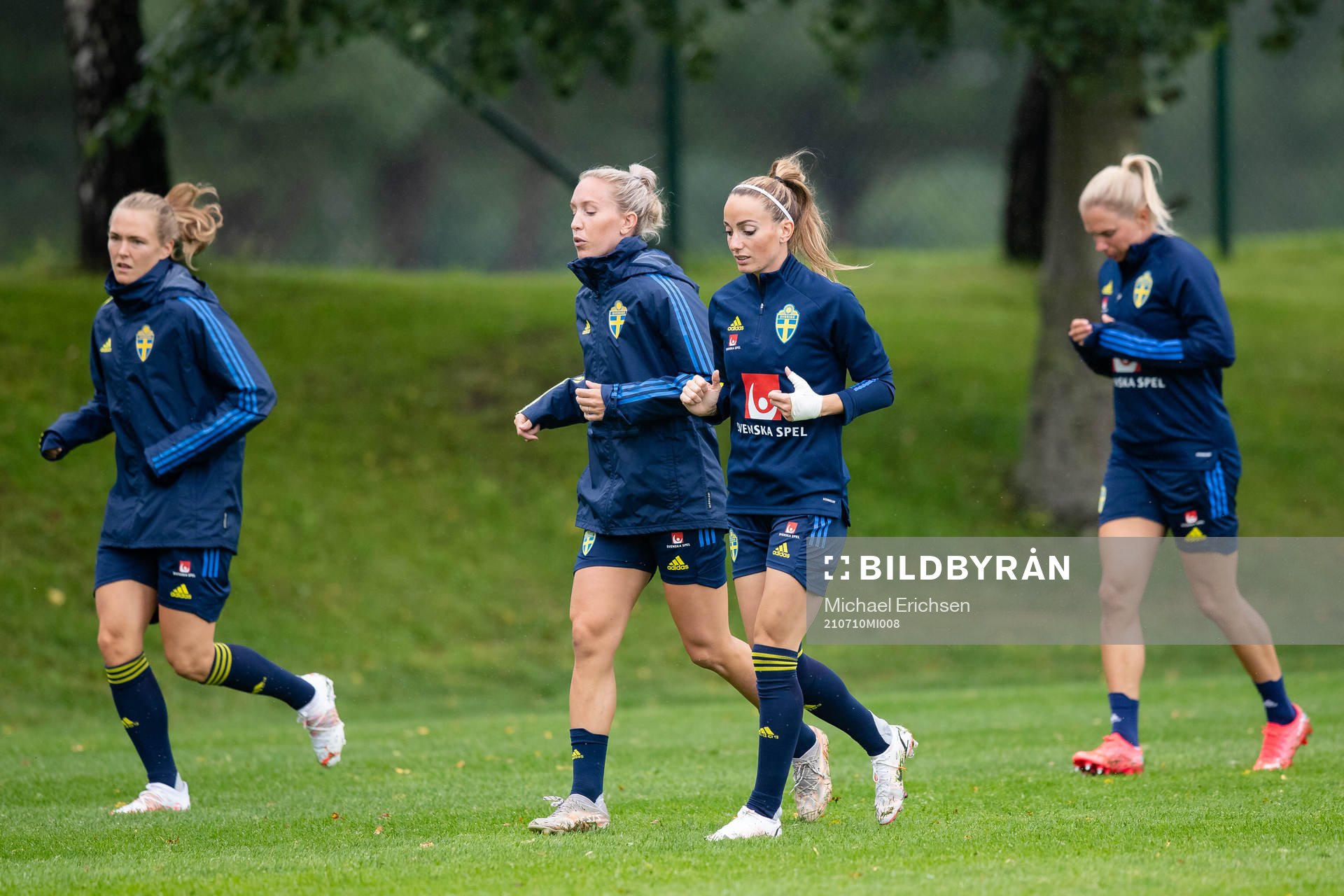 Magdalena Eriksson, Julia Roddar, Kosovare Asllani och