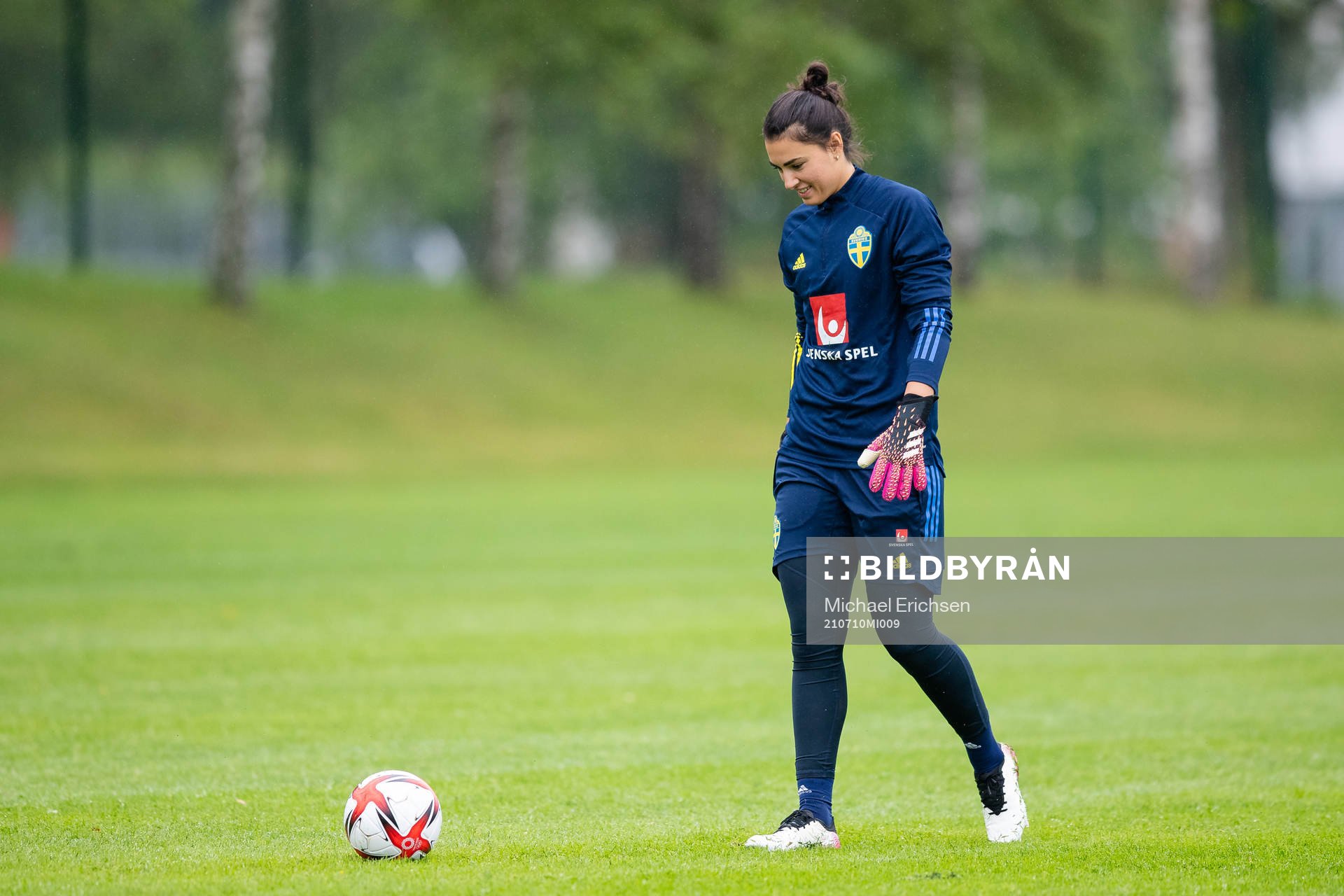 Målvakt Zecira Musovic under en träning med Sveriges damlandslag i fotboll den 10 juli 2021 i Göteborg. 