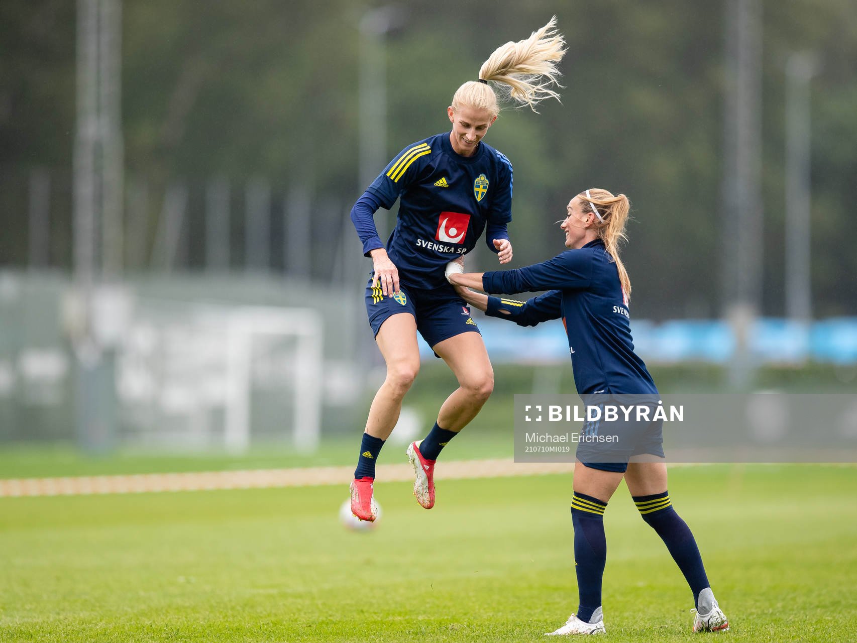 Sofia Jakobsson och Kosovare Asllani