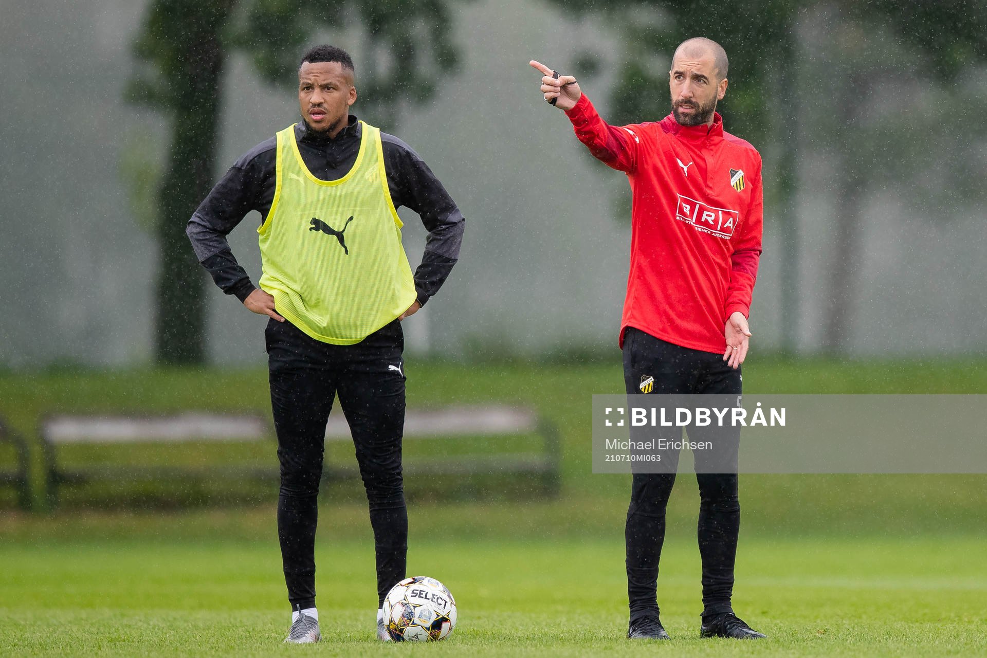 Häckens Martin Olsson  och assisterande tränare Martin