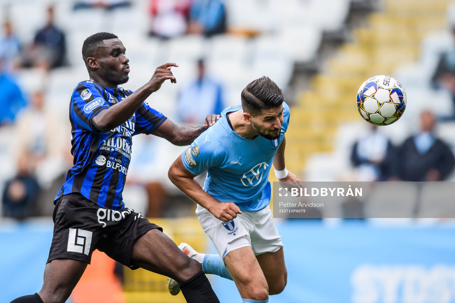 Sirius Patrick Nwadike och Malmö FFs Antonio Colak
