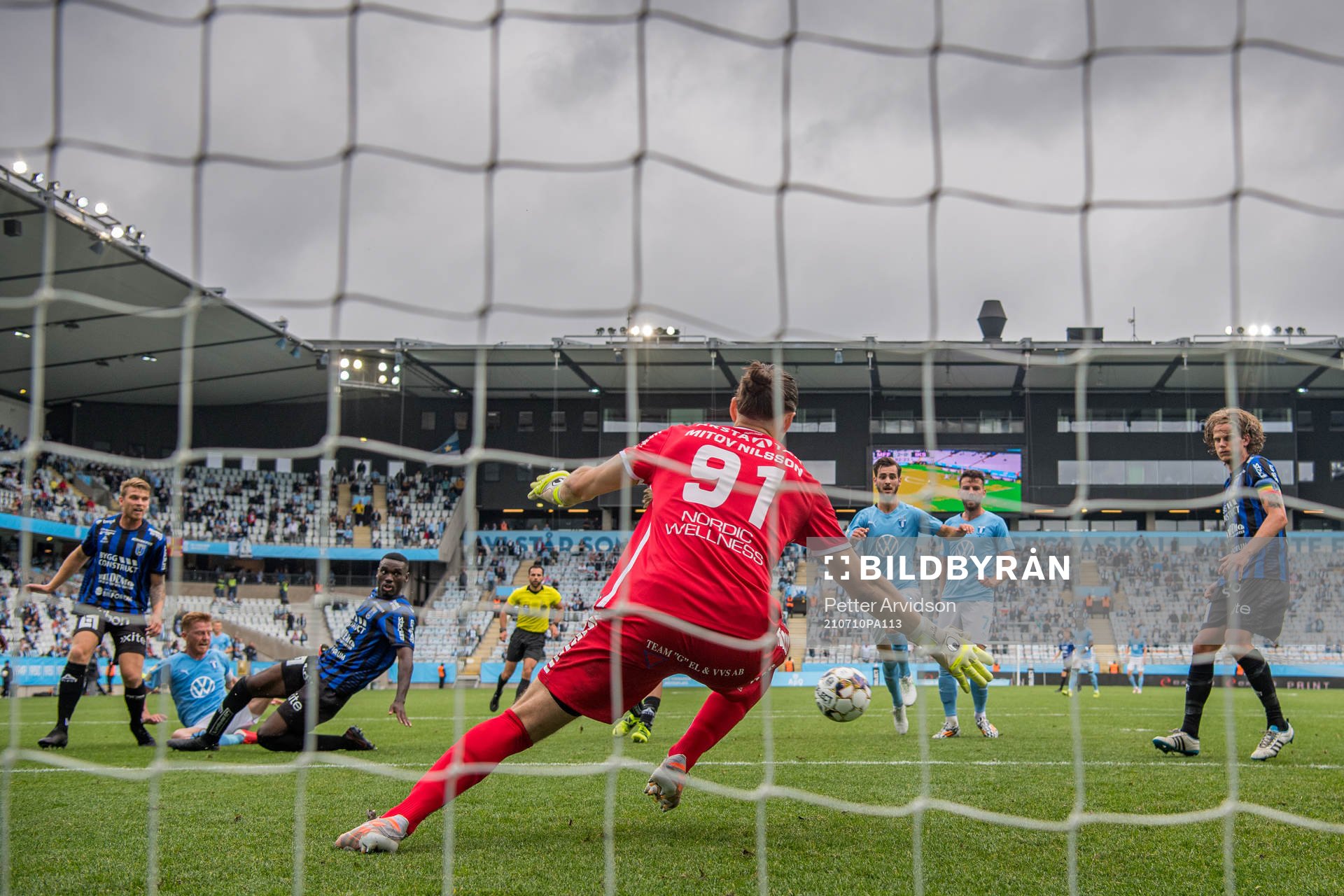 Malmö FFs Anders Christiansen (tv) gör 4-0 bakom Sirius