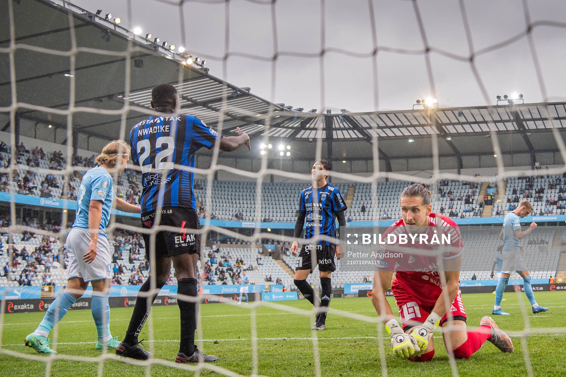 Sirius målvakt David Mitov Nilsson deppar