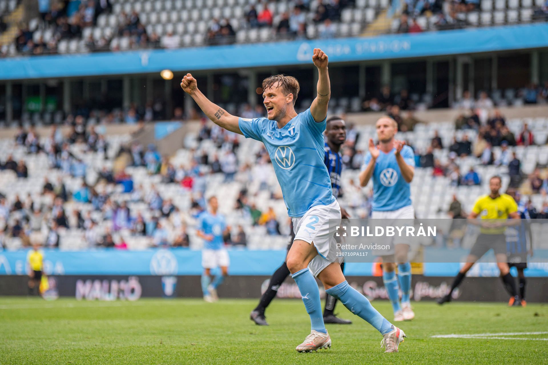 Malmö FFs Eric Larsson jublar