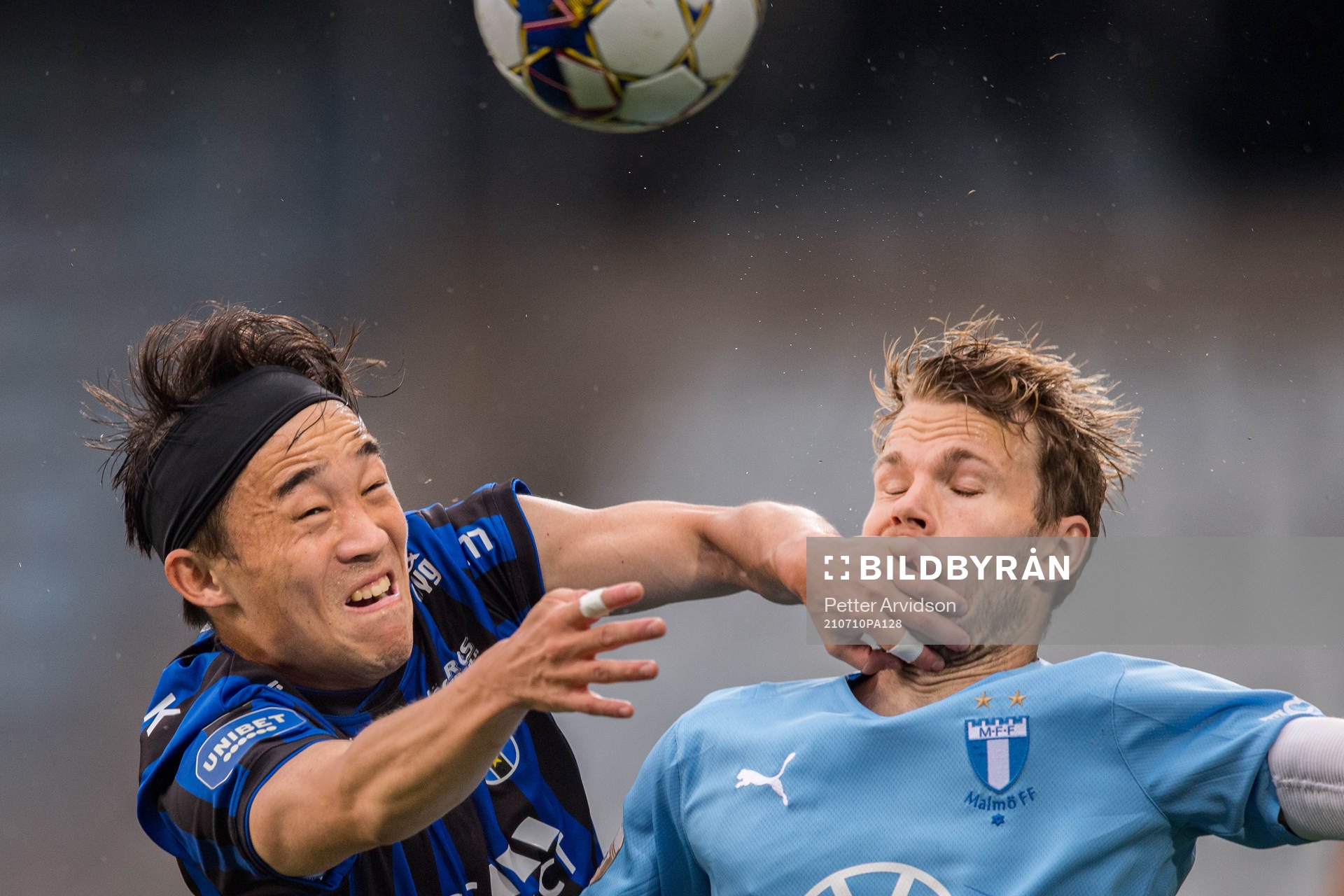 Sirius Yukiya Sugita och Malmö FFs Oscar Lewicki