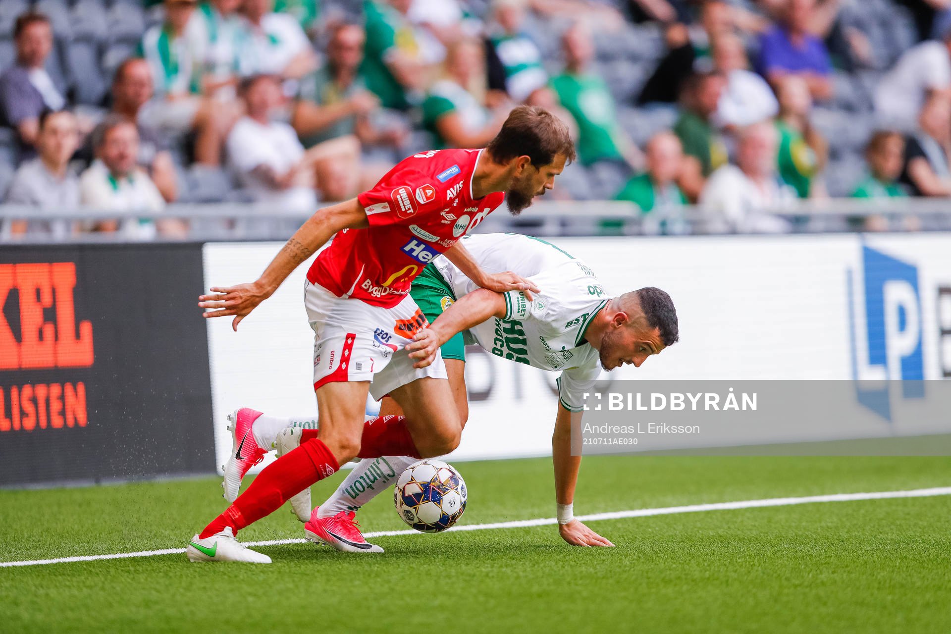 Degerfors Sebastian Olsson och Hammarbys Astrit Selmani