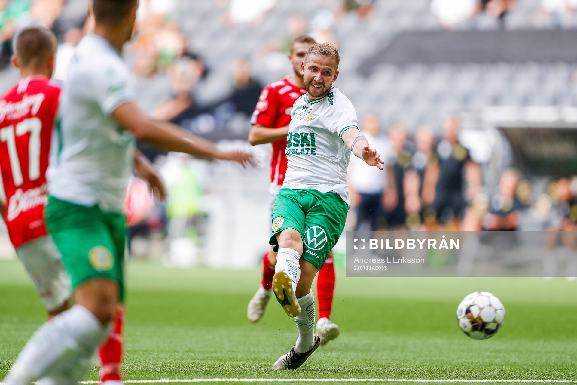 Hammarbys Darijan Bojanic skjuter