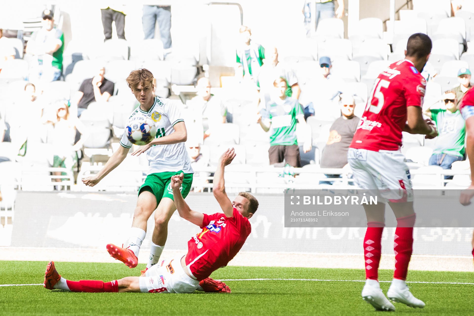 Hammarbys Williot Swedberg skjuter 3-1 för Hammarby