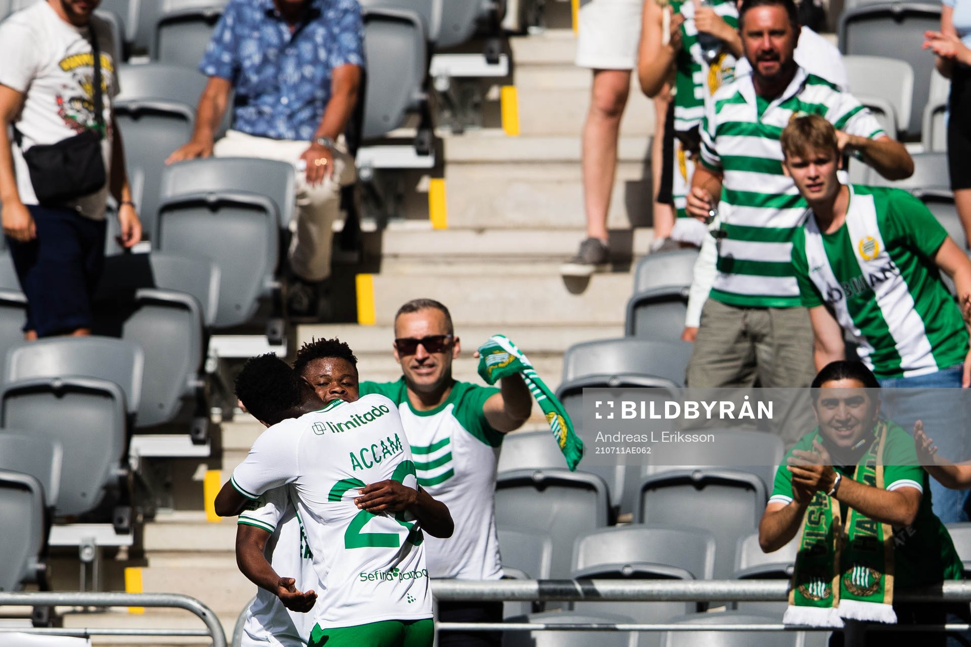 Hammarbys Akinkunmi Amoo och Loué Bayere Junior jublar