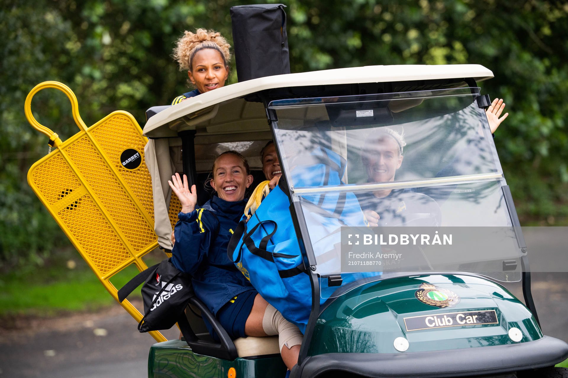 Madelen Janogy, Julia Roddar och Emma Kullberg