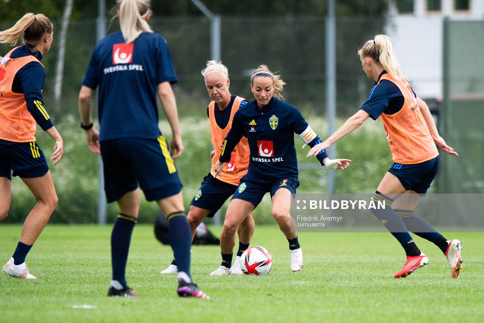 Kosovare Asllani under en träning med Sveriges damlandslag i fotboll den 11 juli 2021 i Göteborg. 