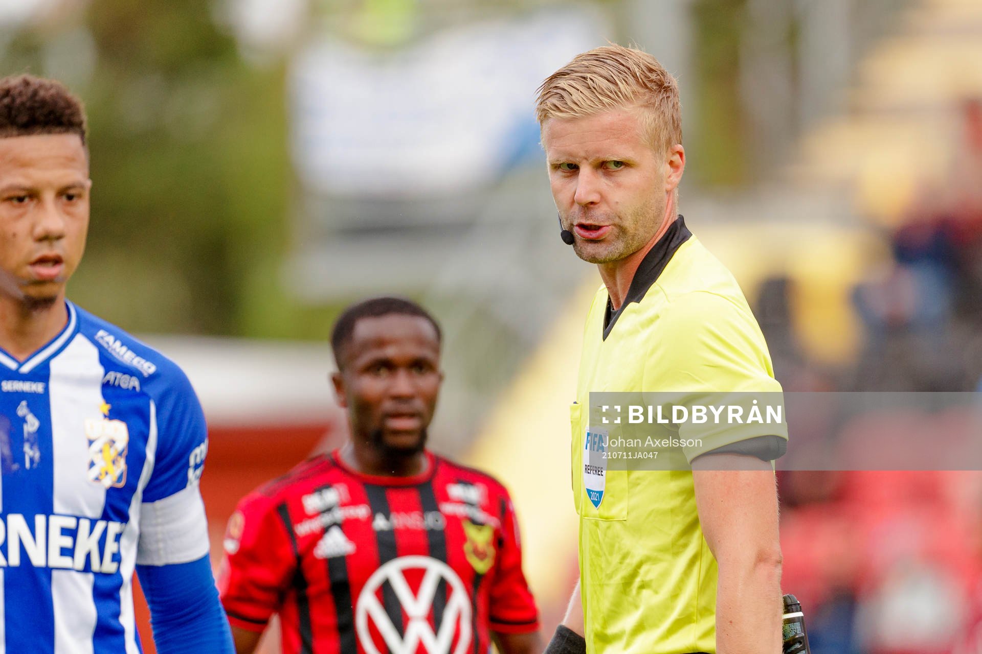 domare Glenn Nybergunder fotbollsmatchen i Allsvenskan