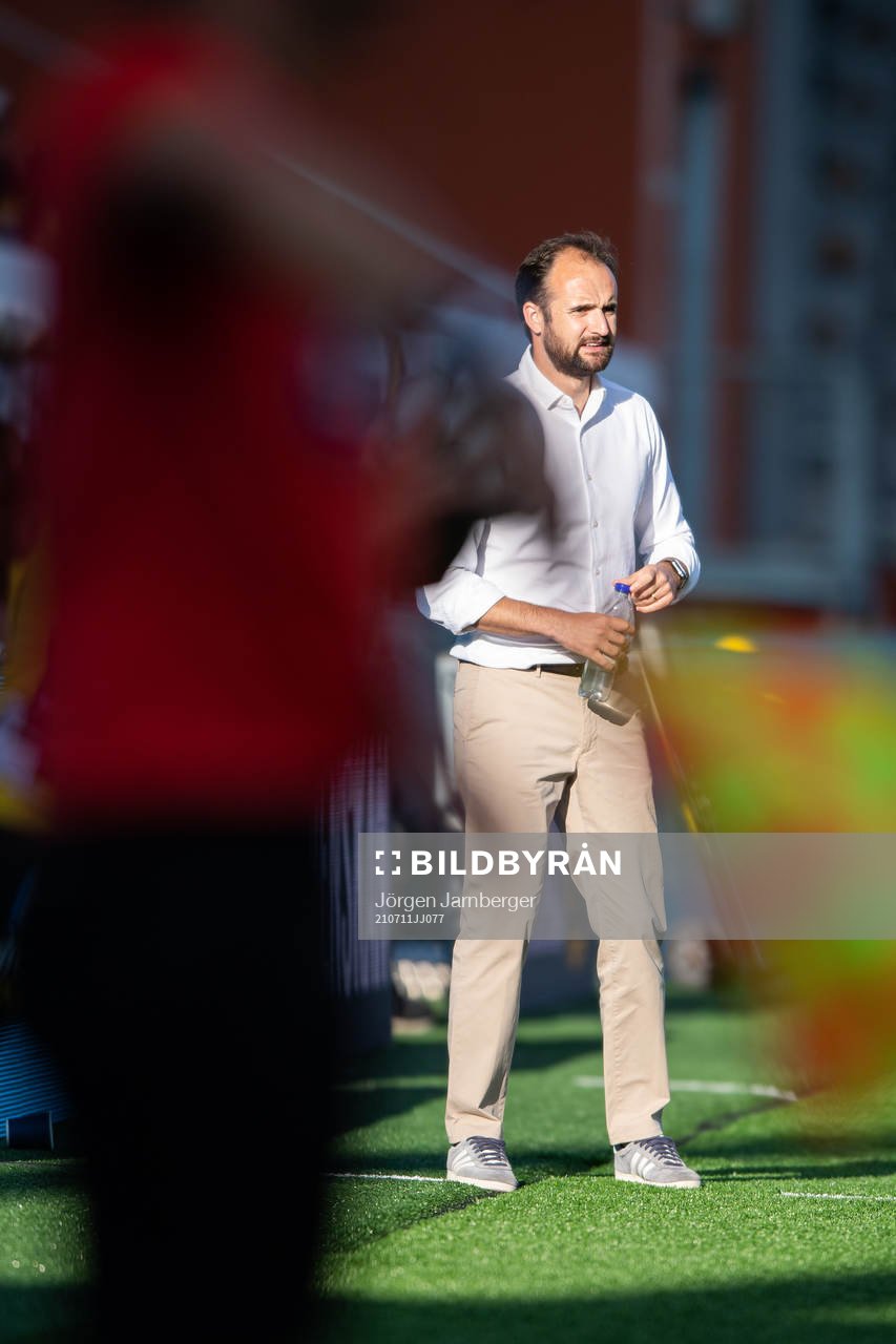 Örebros tränare Vitor Gazimba