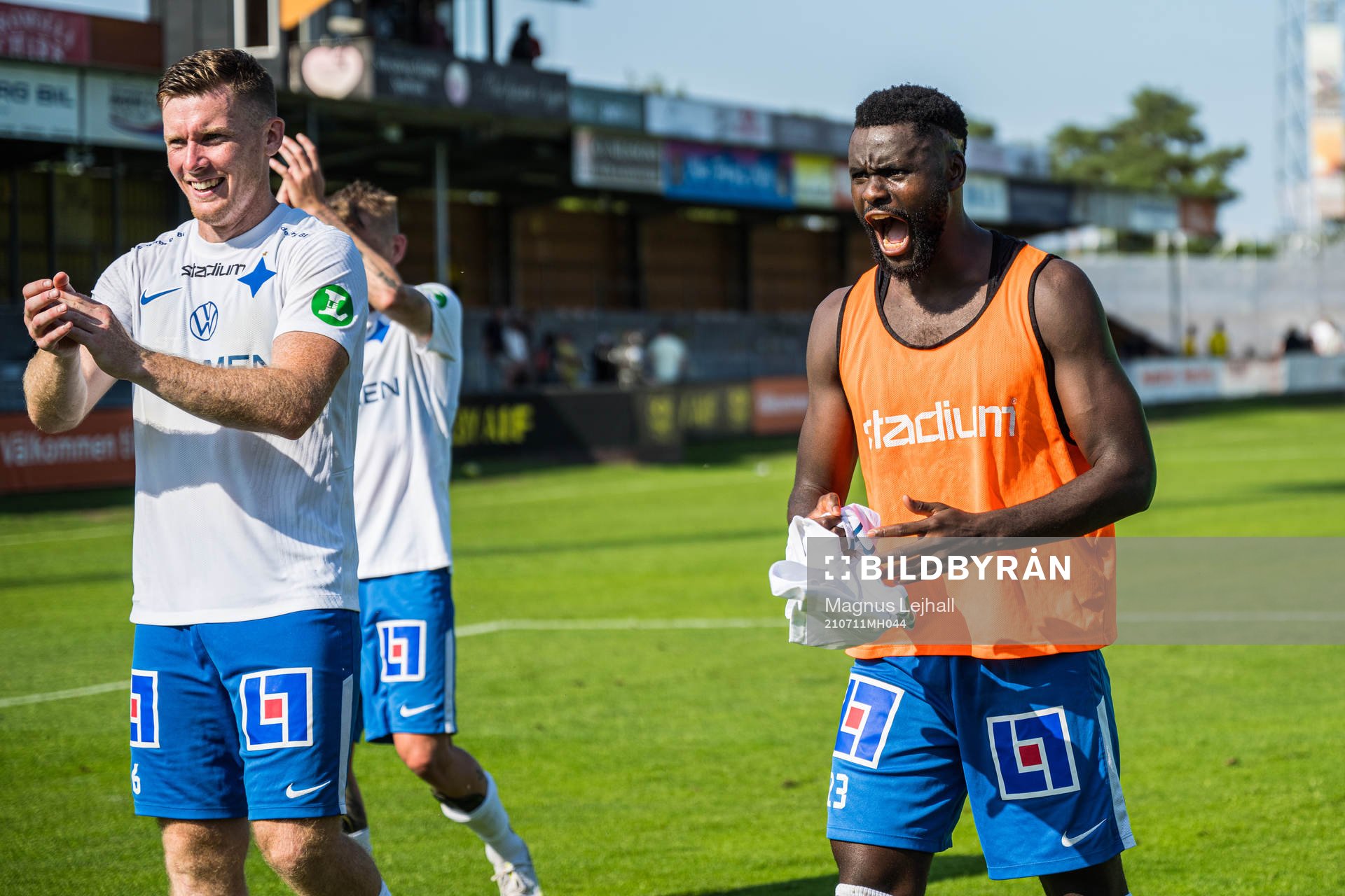 IFK Norrköpings Maic Sema jublar efter fotbollsmatchen i Allsvenskan mellan Mjällby och IFK Norrköping den 11 juli 2021 i Hällevik. 