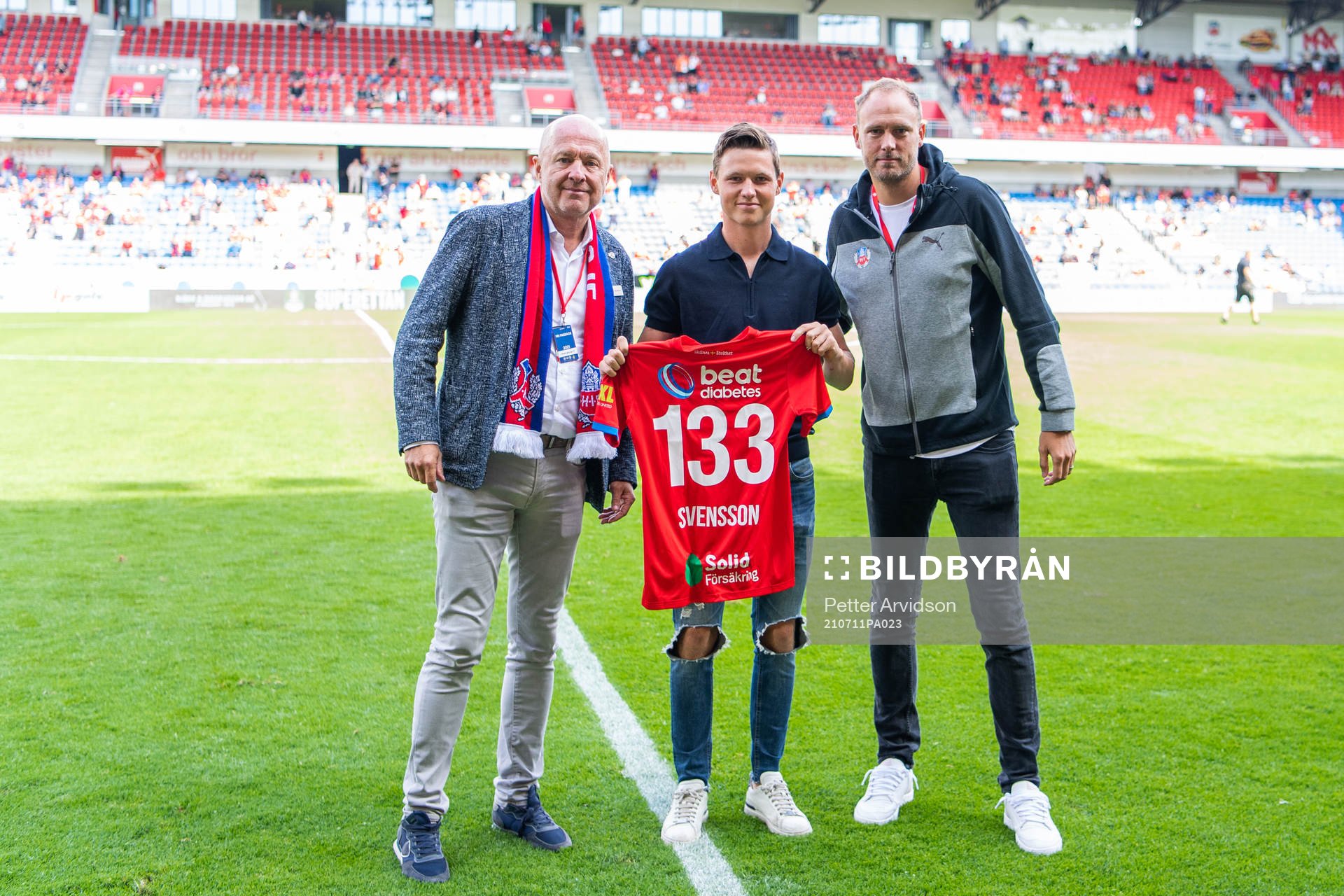Helsingborgs Andreas Granqvist och ordförande Kjell