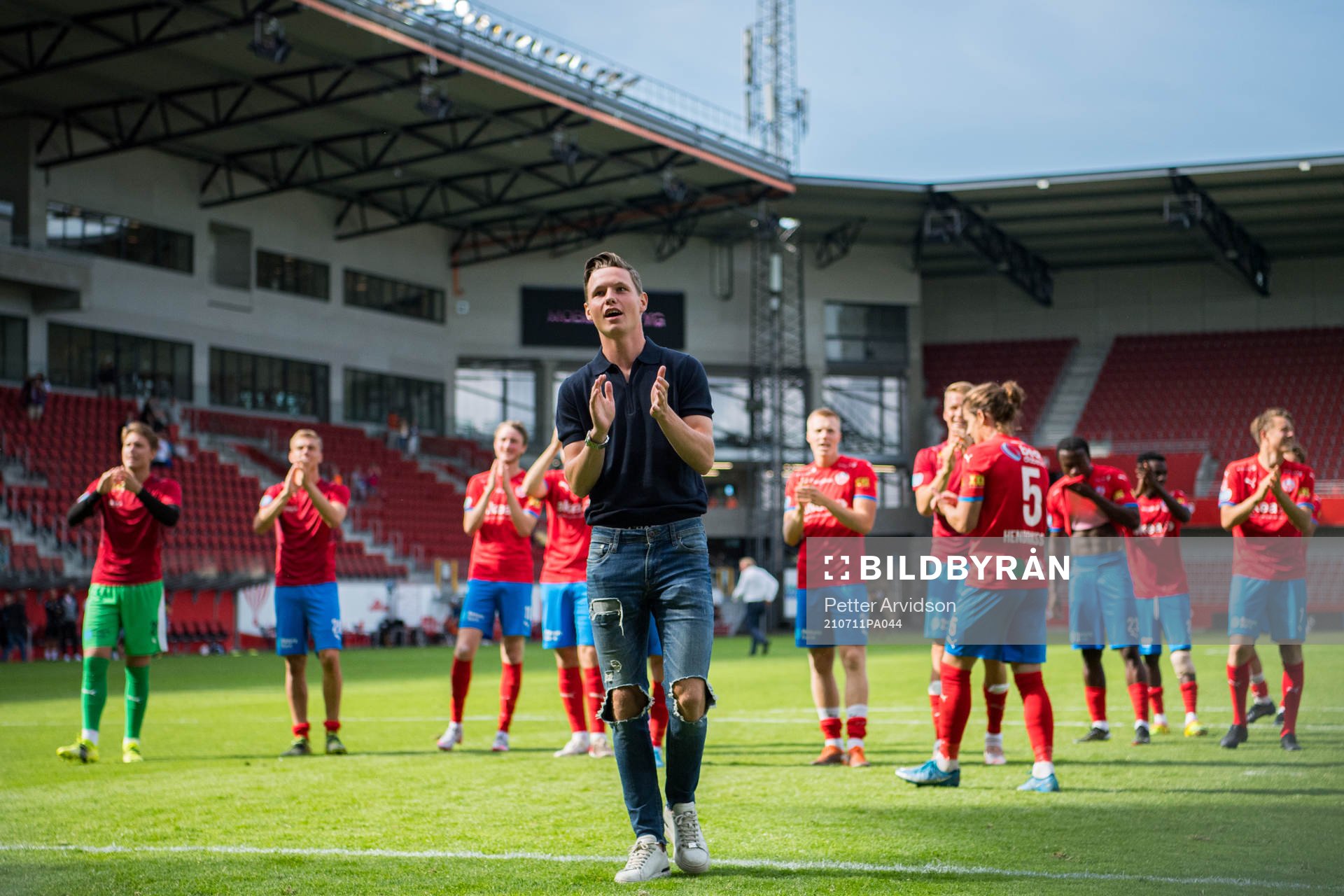 Helsingborgs Max Svensson hyllas