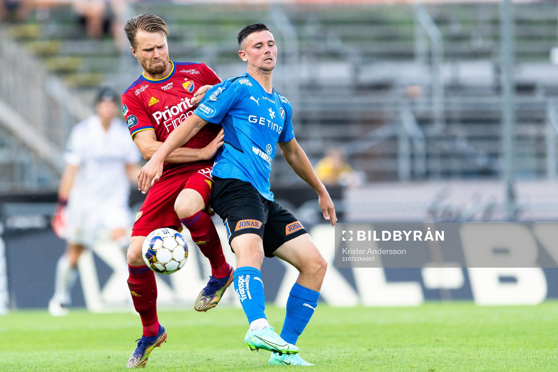 Djurgårdens Jacob Une Larsson och Halmstads Markus