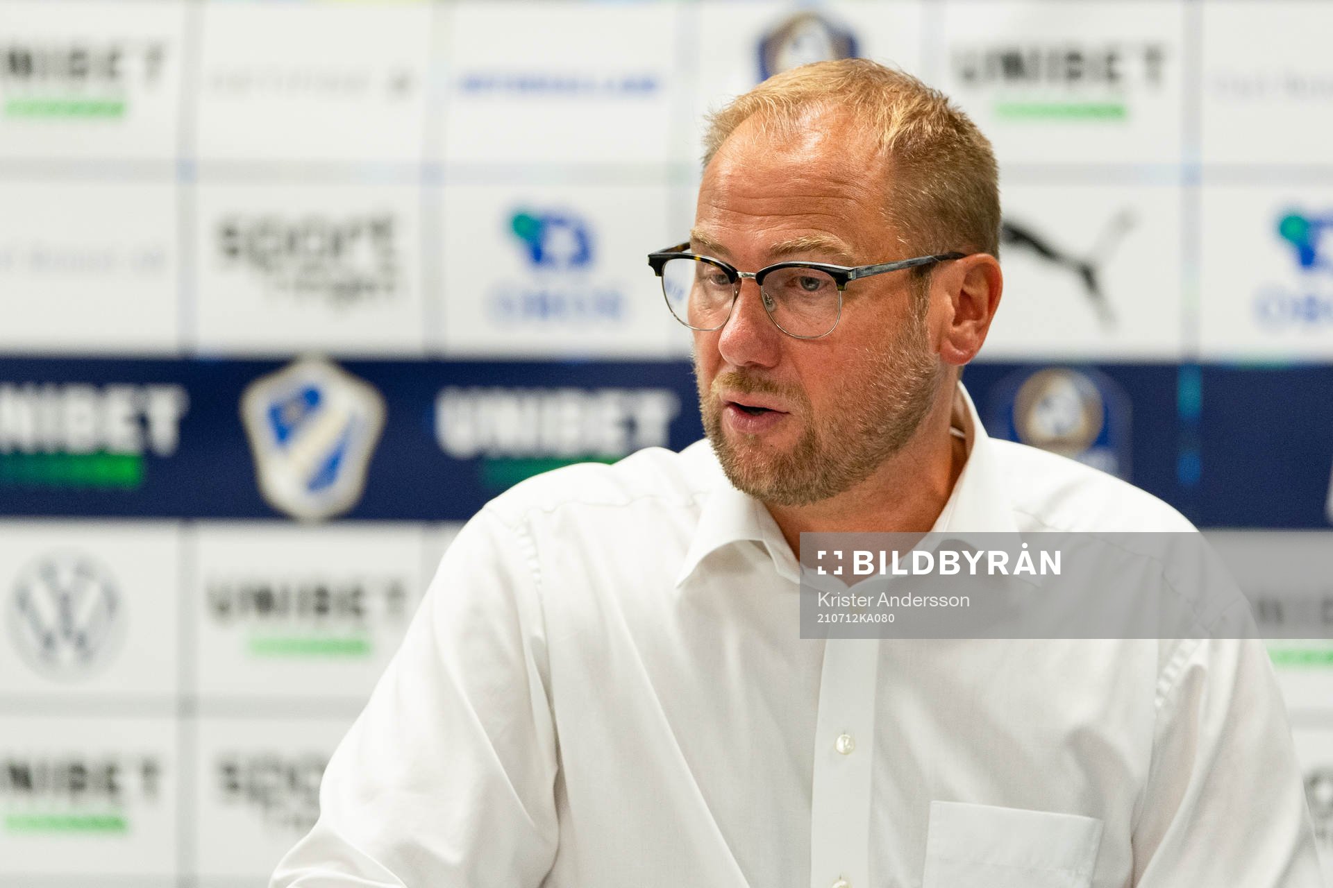Halmstads tränare Magnus Haglund på presskonferensen efter fotbollsmatchen i Allsvenskan mellan Halmstad och Djurgården den 12 juli 2021 i Halmstad.