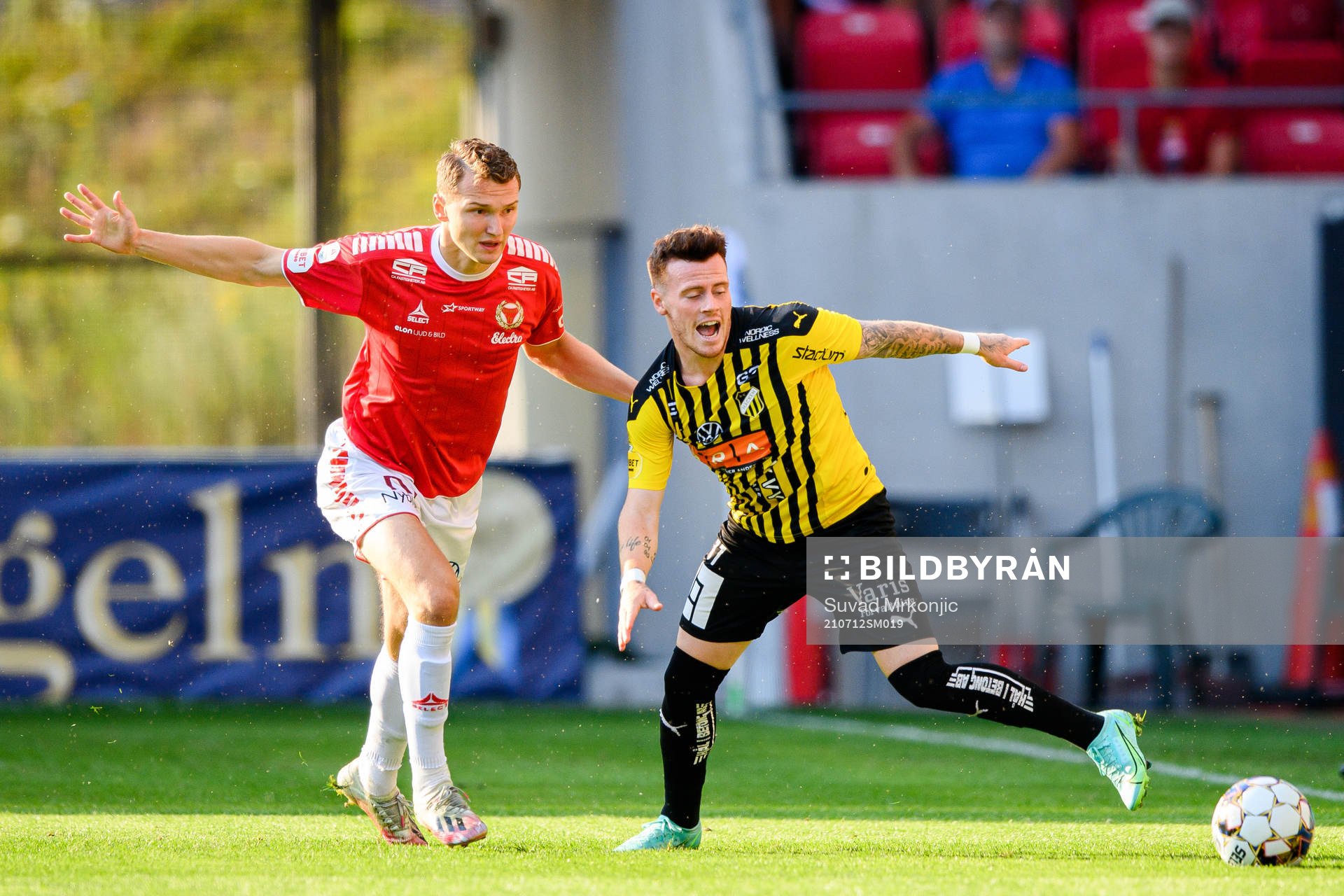 Kalmars Piotr Johansson och Häckens Tobias Heintz