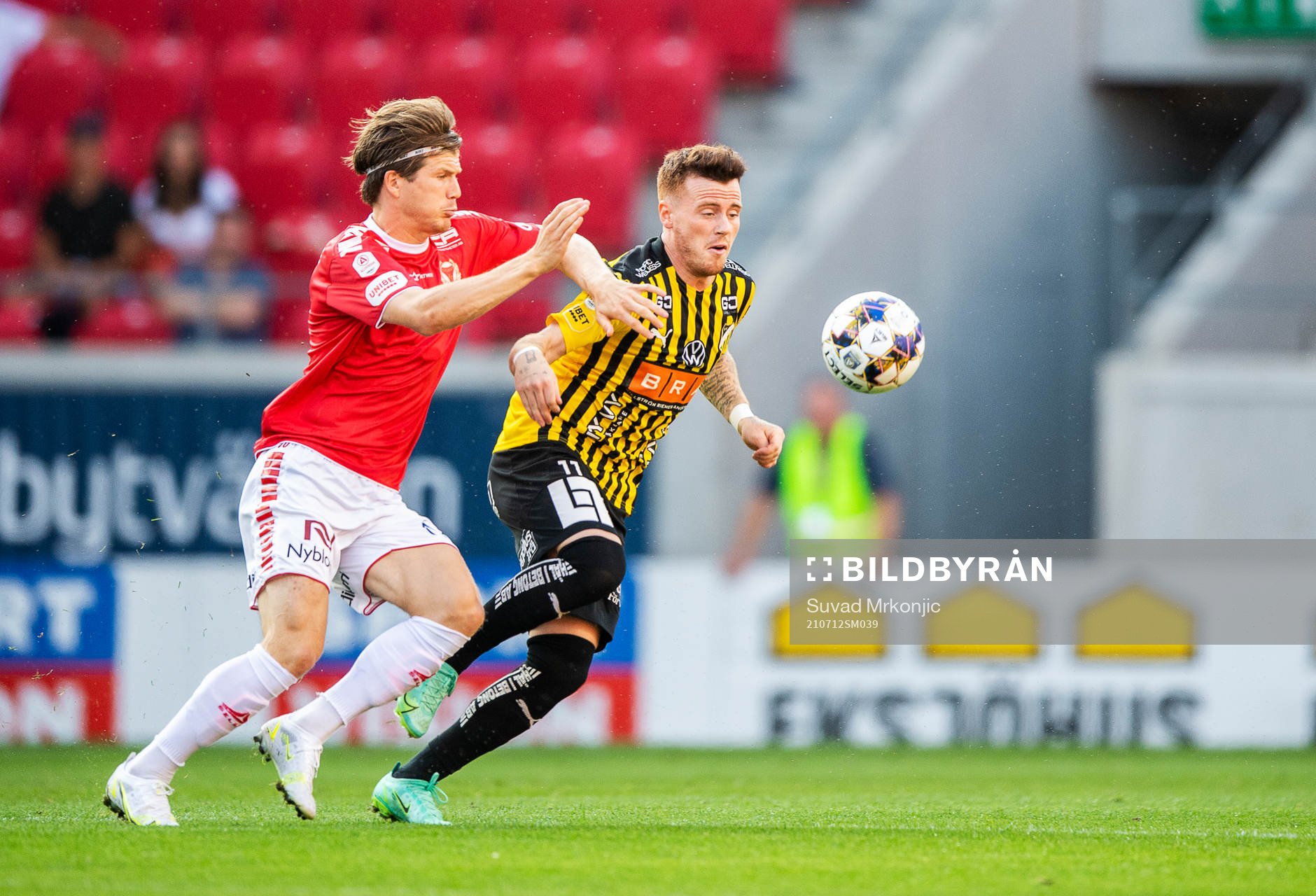 Kalmars Oliver Berg och Häckens Tobias Heintz