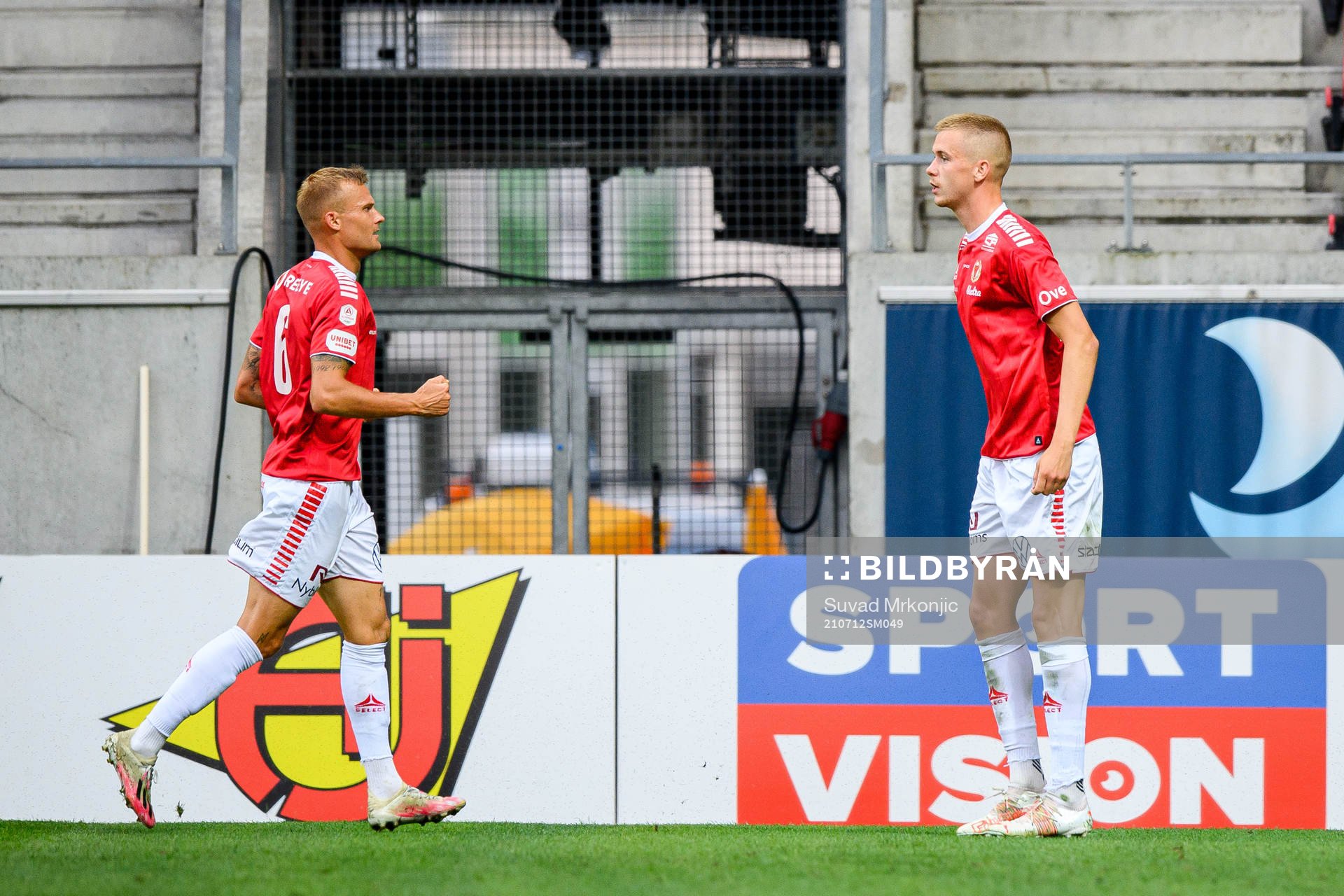 Kalmars Rasmus Sjöstedt och Johan Stenmark jublar