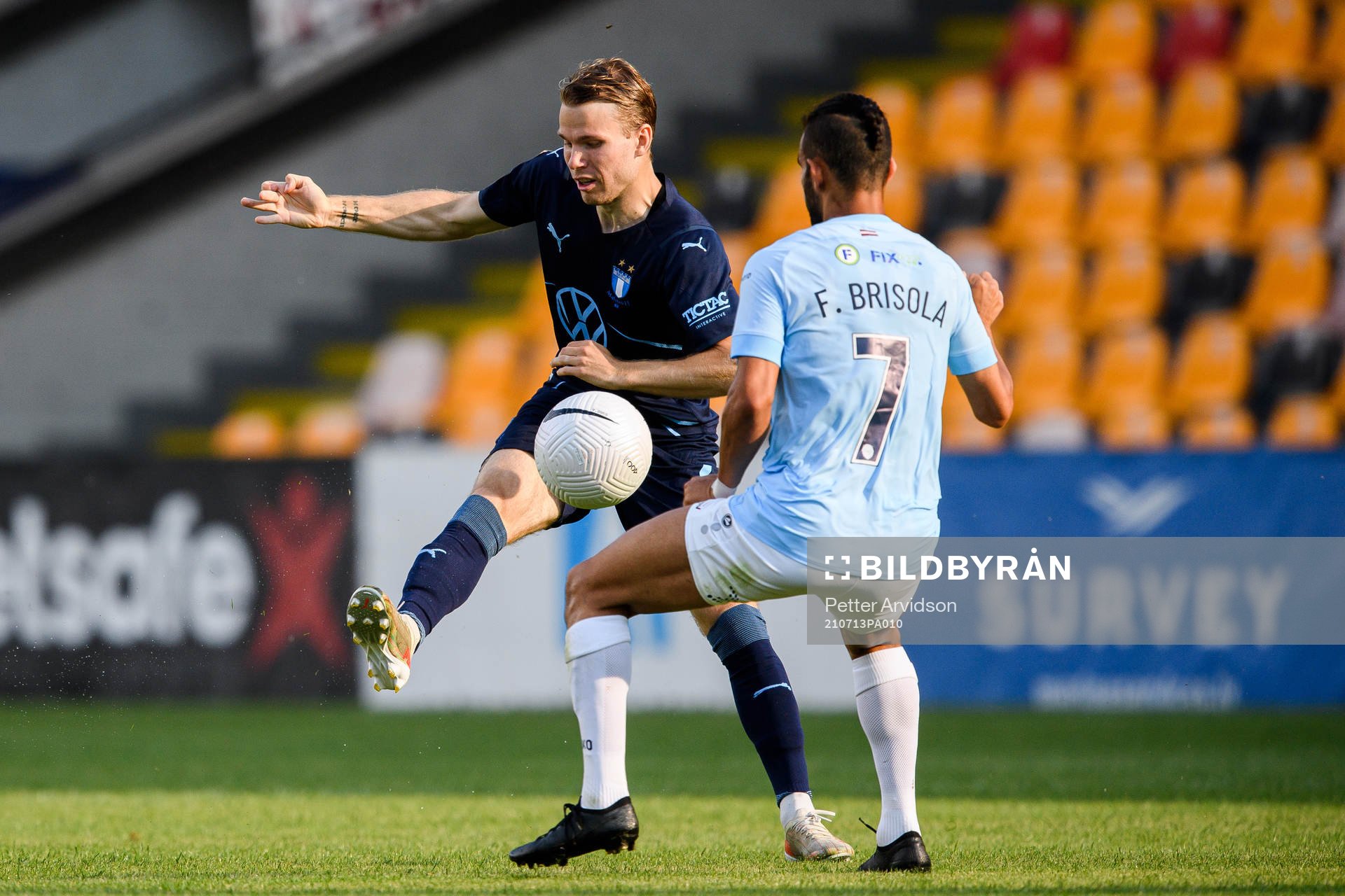 Oscar Lewicki of Malmö FF and Felipe Brisola of Riga