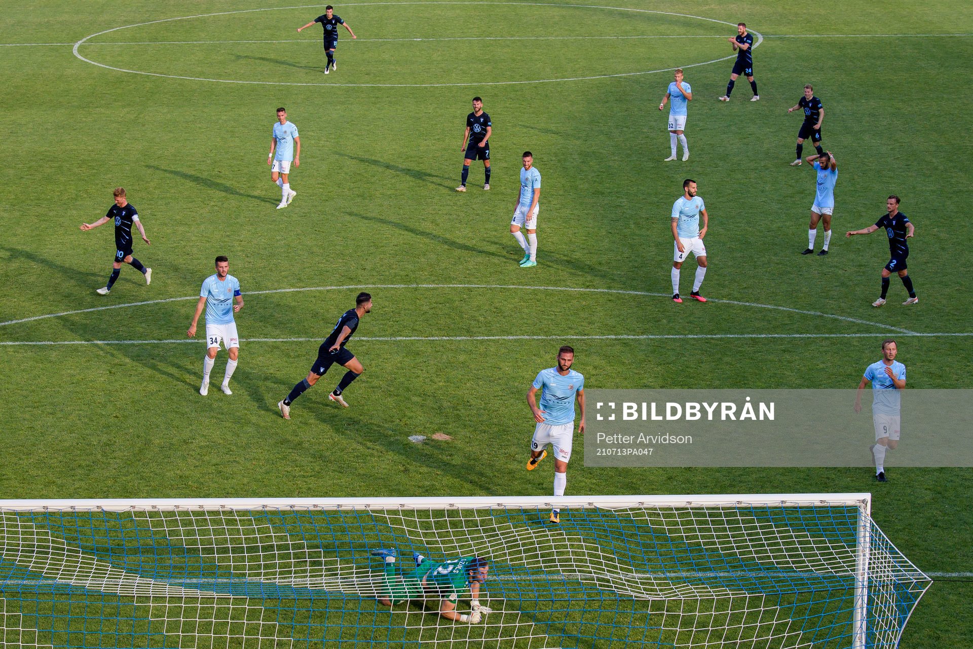 Antonio Colak of Malmö FF celebrates  the 0-1 goal behind