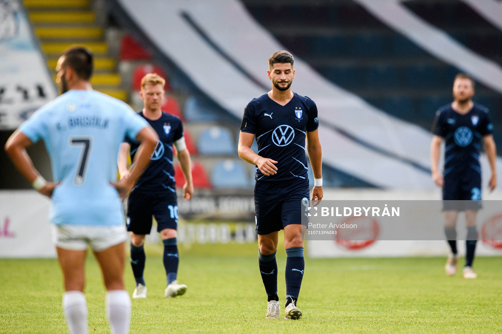 Antonio Colak of Malmö FF looks dejected