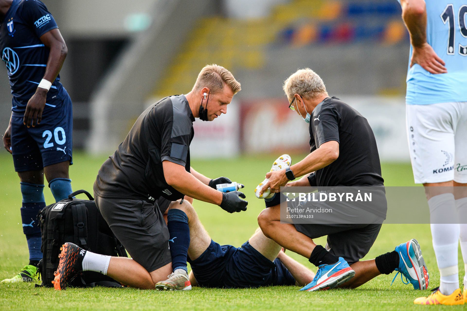 Oscar Lewicki of Malmö FF receives medicinal treatment