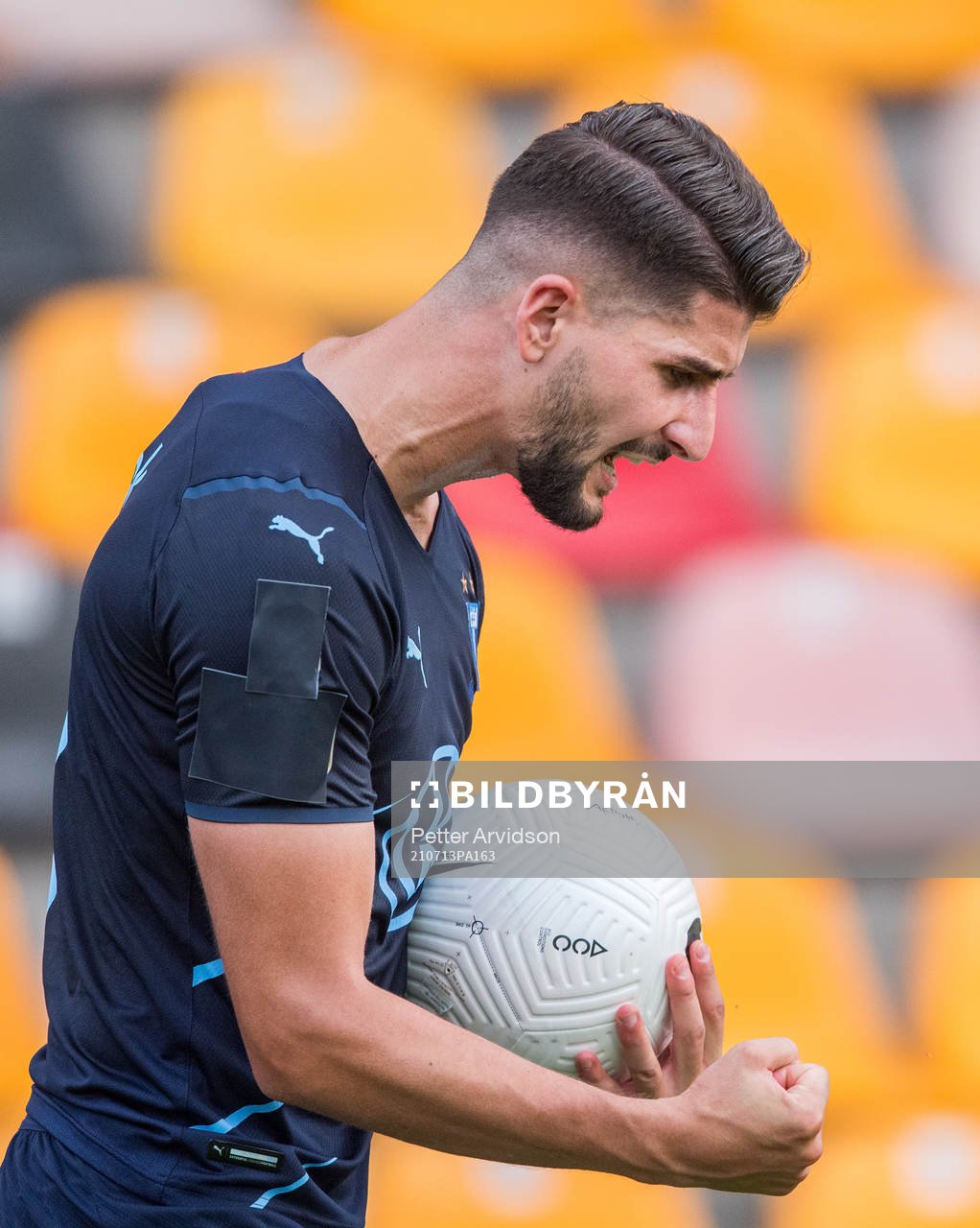 Antonio Colak of Malmö FF celebrates