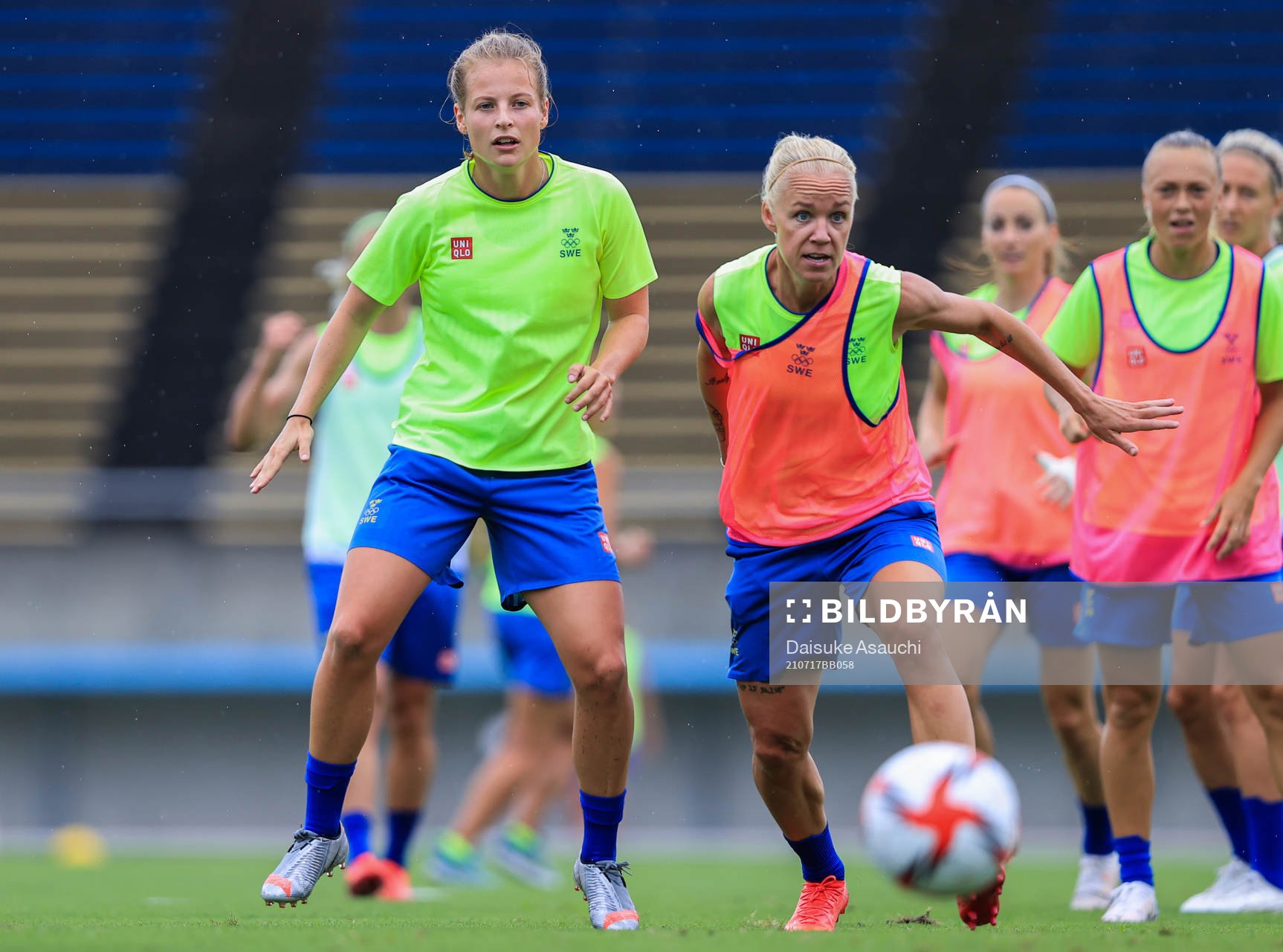 Anna Anvegård and Caroline Seger of the Swedish national