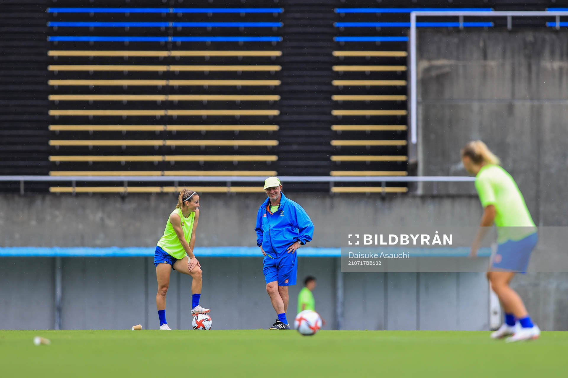 Kosovare Asllani and Peter Gerhardsson, head coach of the