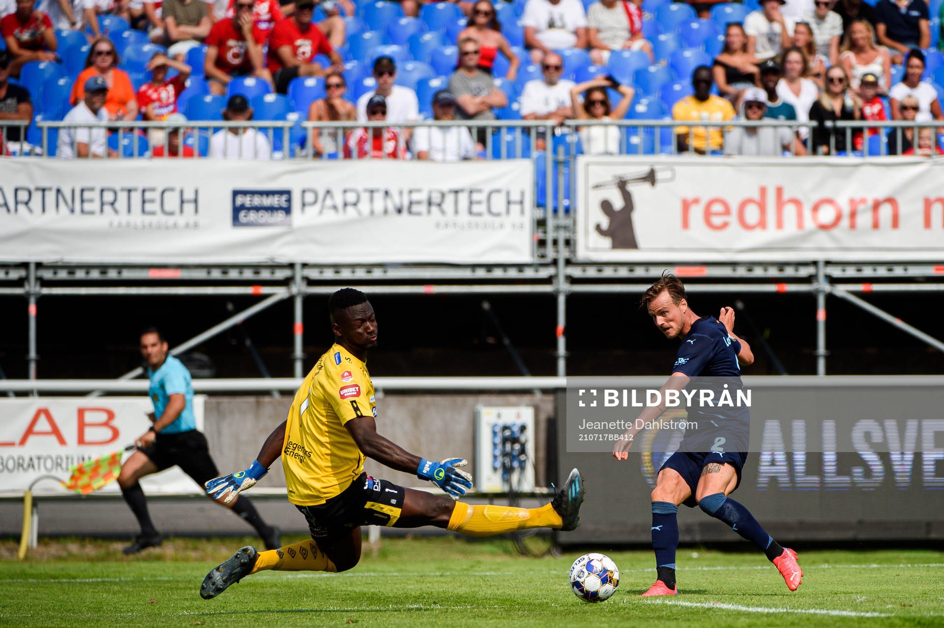 Degerfors målvakt Ismael Diawara och Malmö FFs Eric