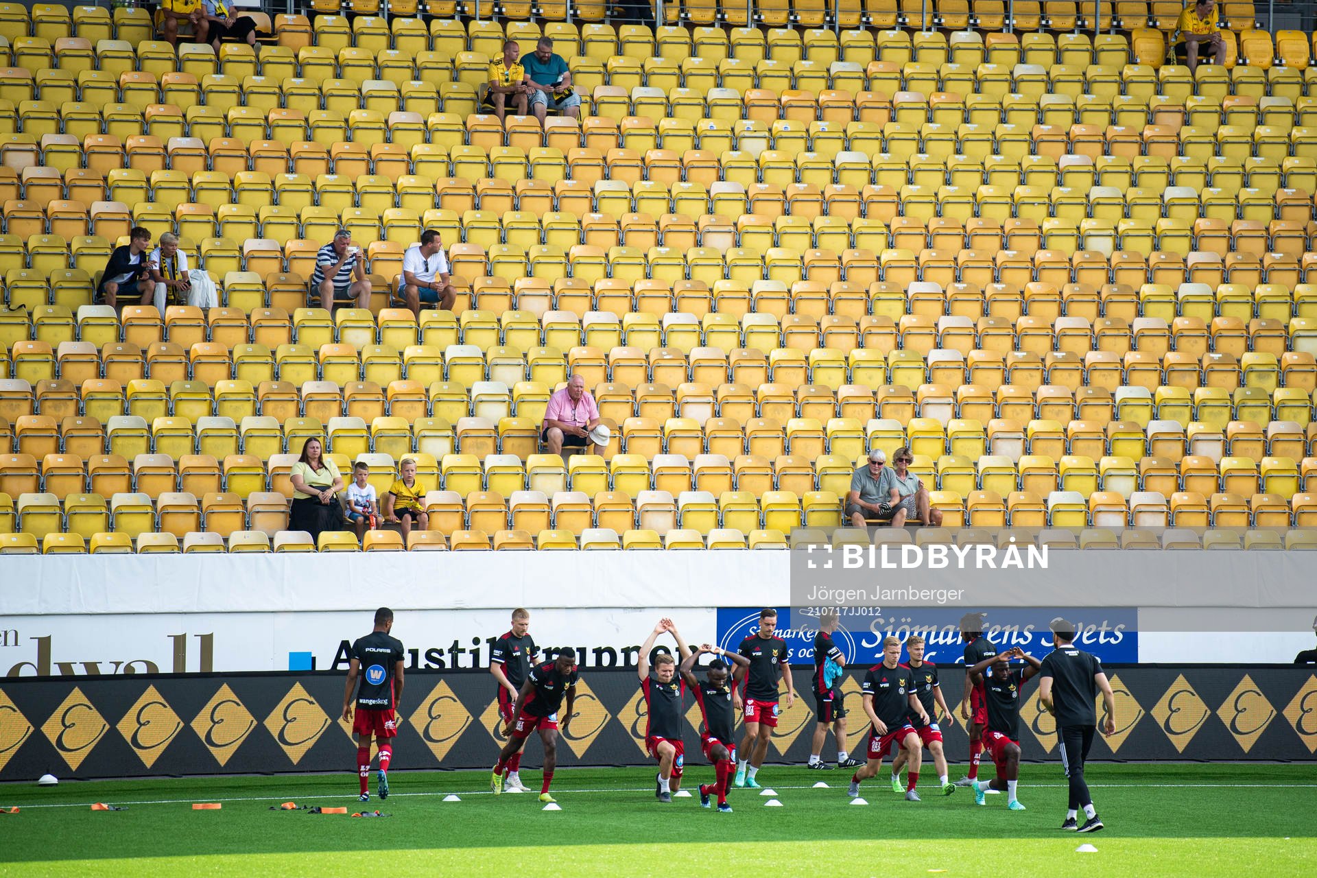 Östersunds spelare värmer upp