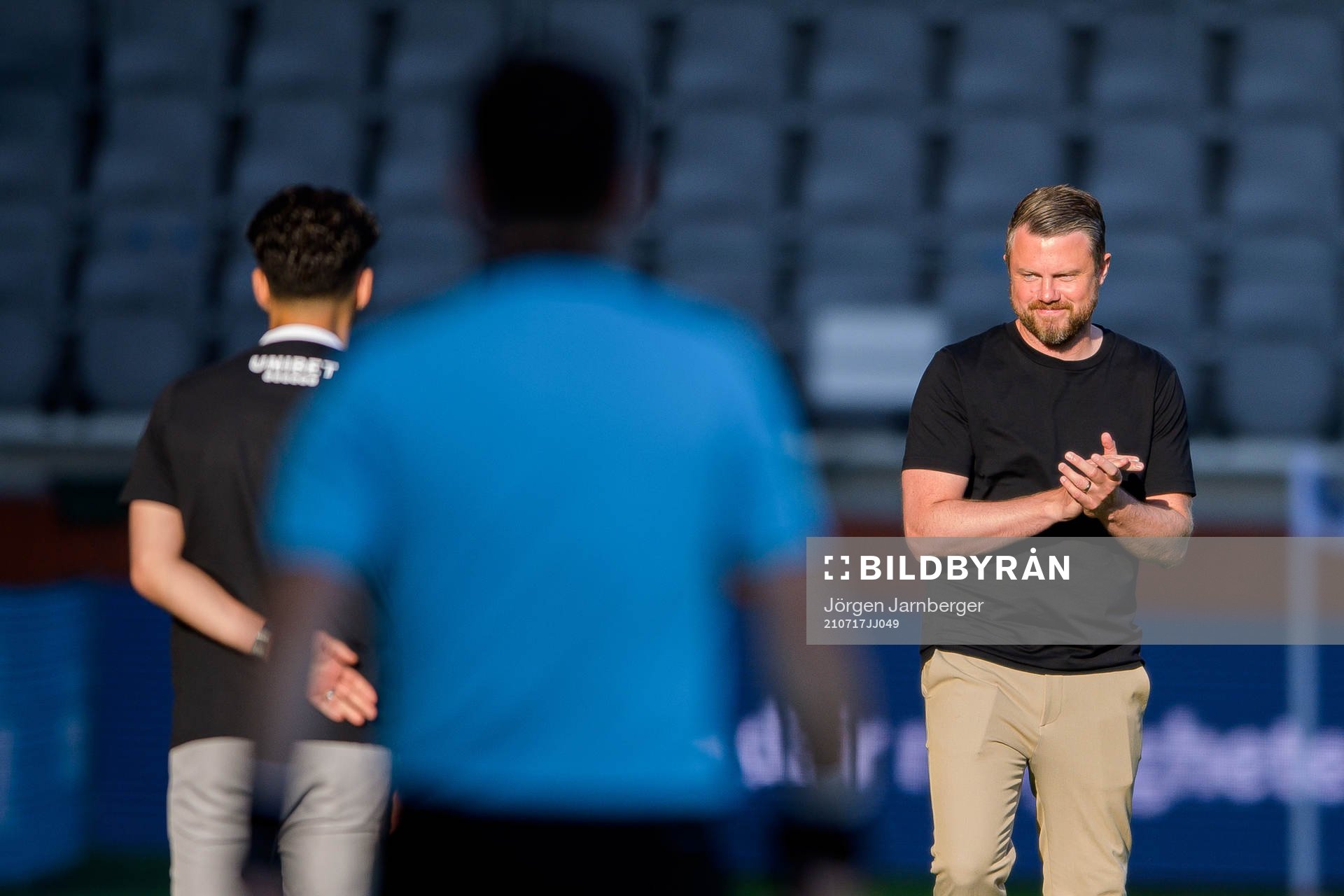 Elfsborgs manager Jimmy Thelin jublar