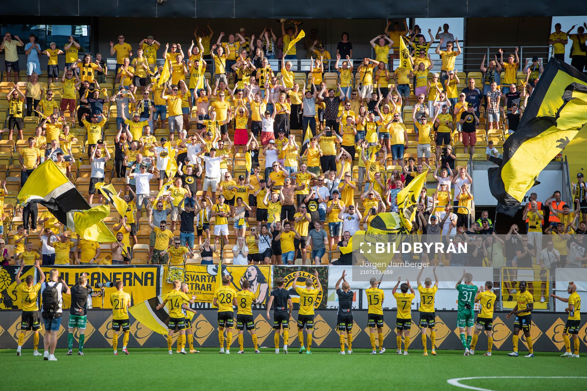 Elfsborgs spelare tackar supportrarna