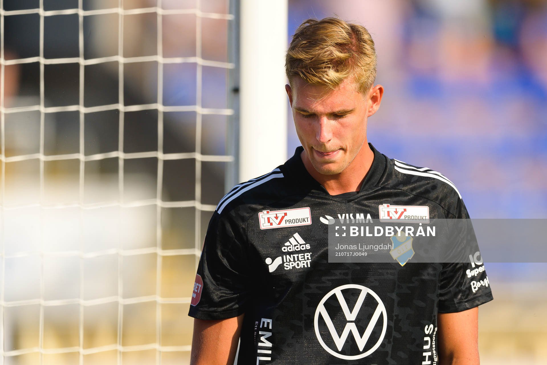 Östers målvakt Mathias Nilsson deppar