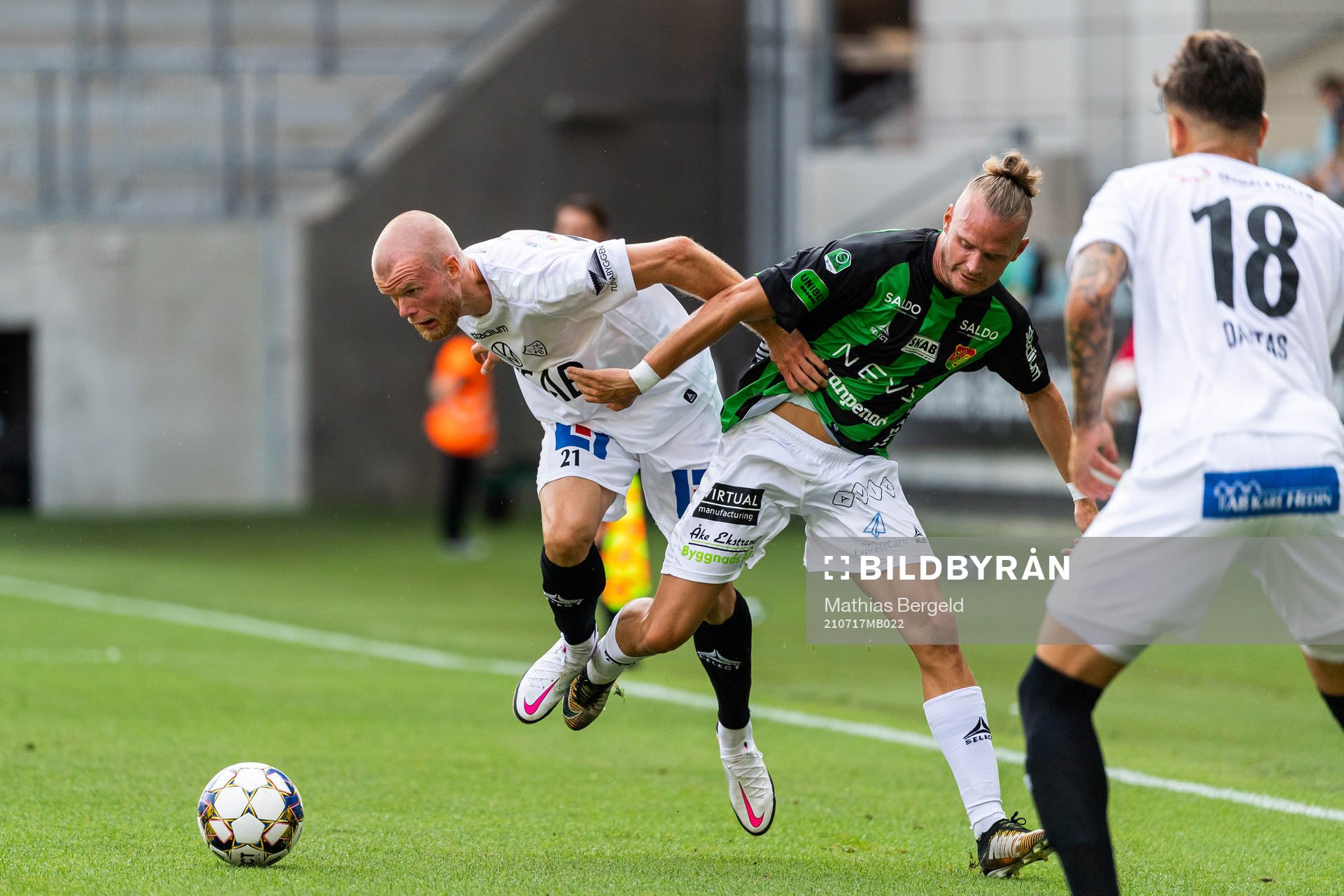 Brages Lukas Hiltunen och GAIS Jonas Lindberg