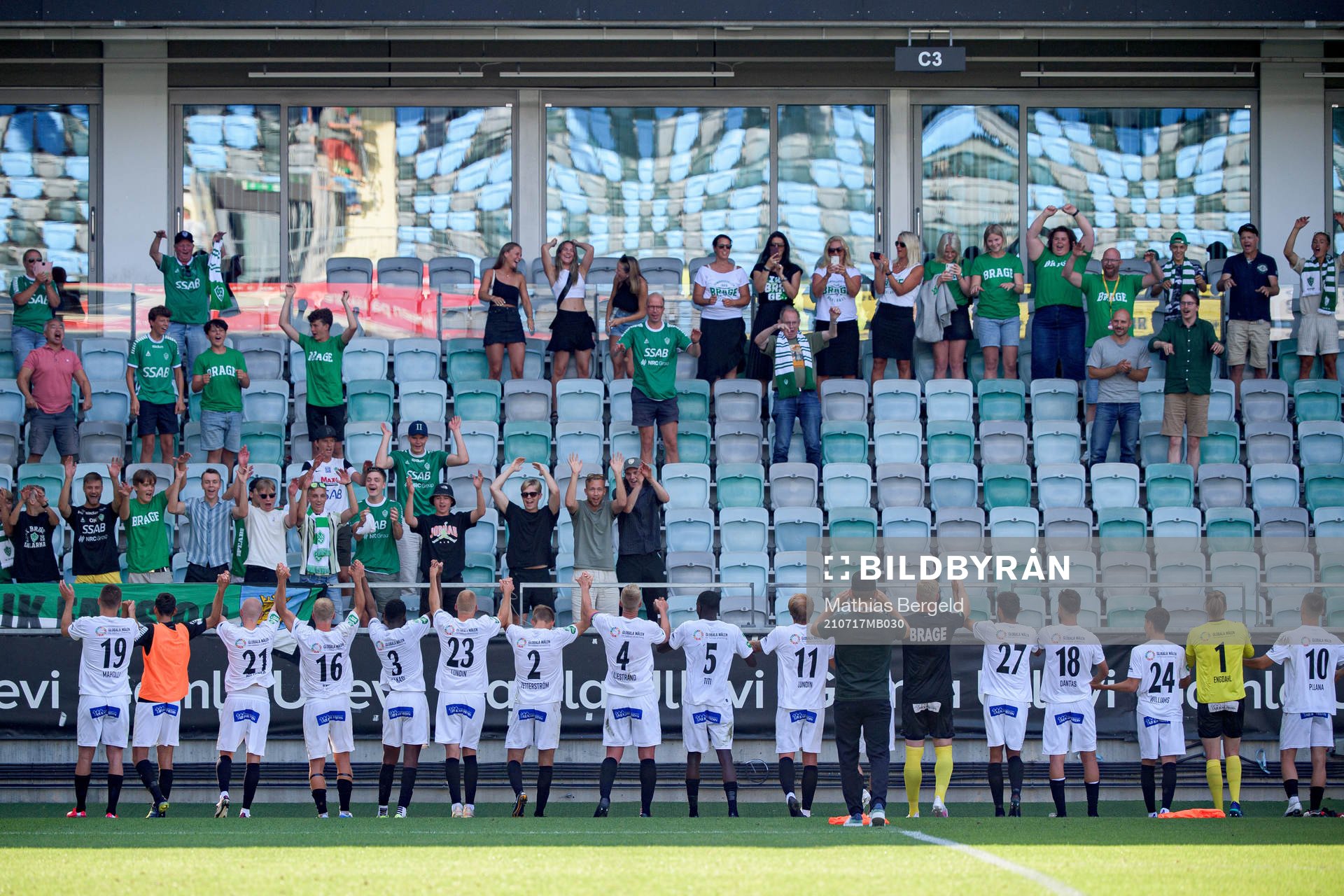 Brages spelade och supportrar jublar