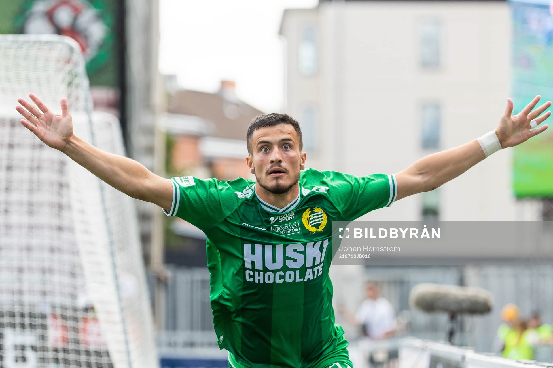 Hammarbys Astrit Selmani jublar