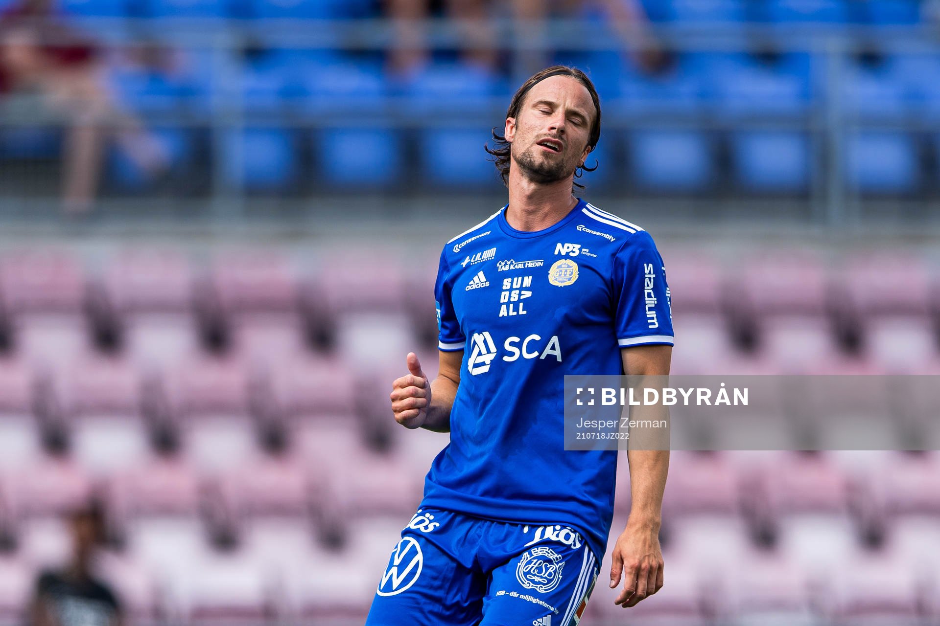 Sundsvalls Linus Hallenius deppar