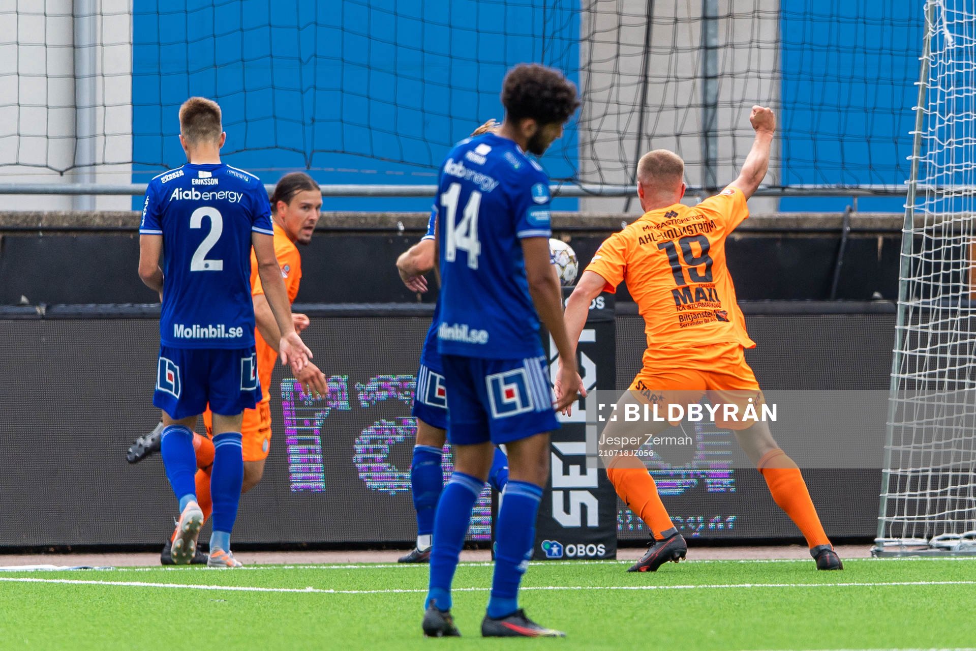 AFC Eskilstunas Alexander Ahl Holmström jublar
