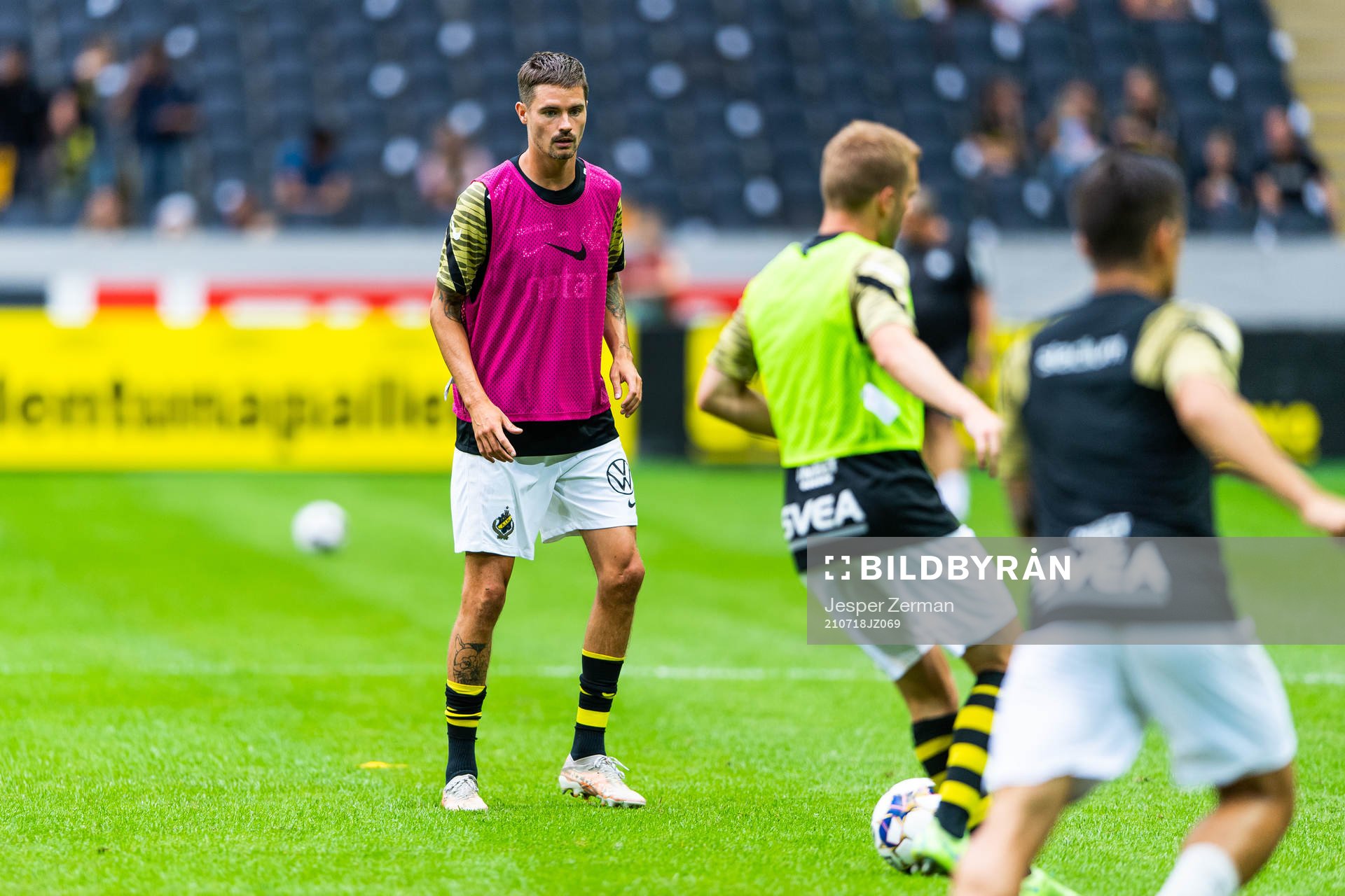 s Mikael Lustig