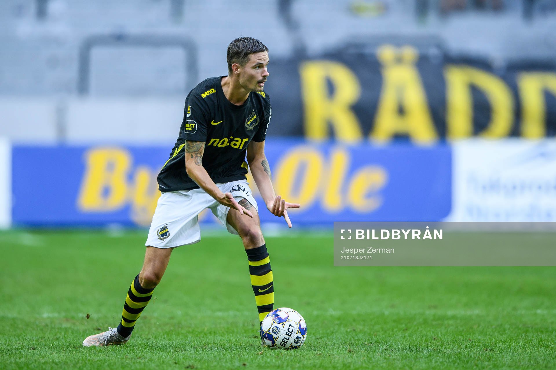 s Mikael Lustig