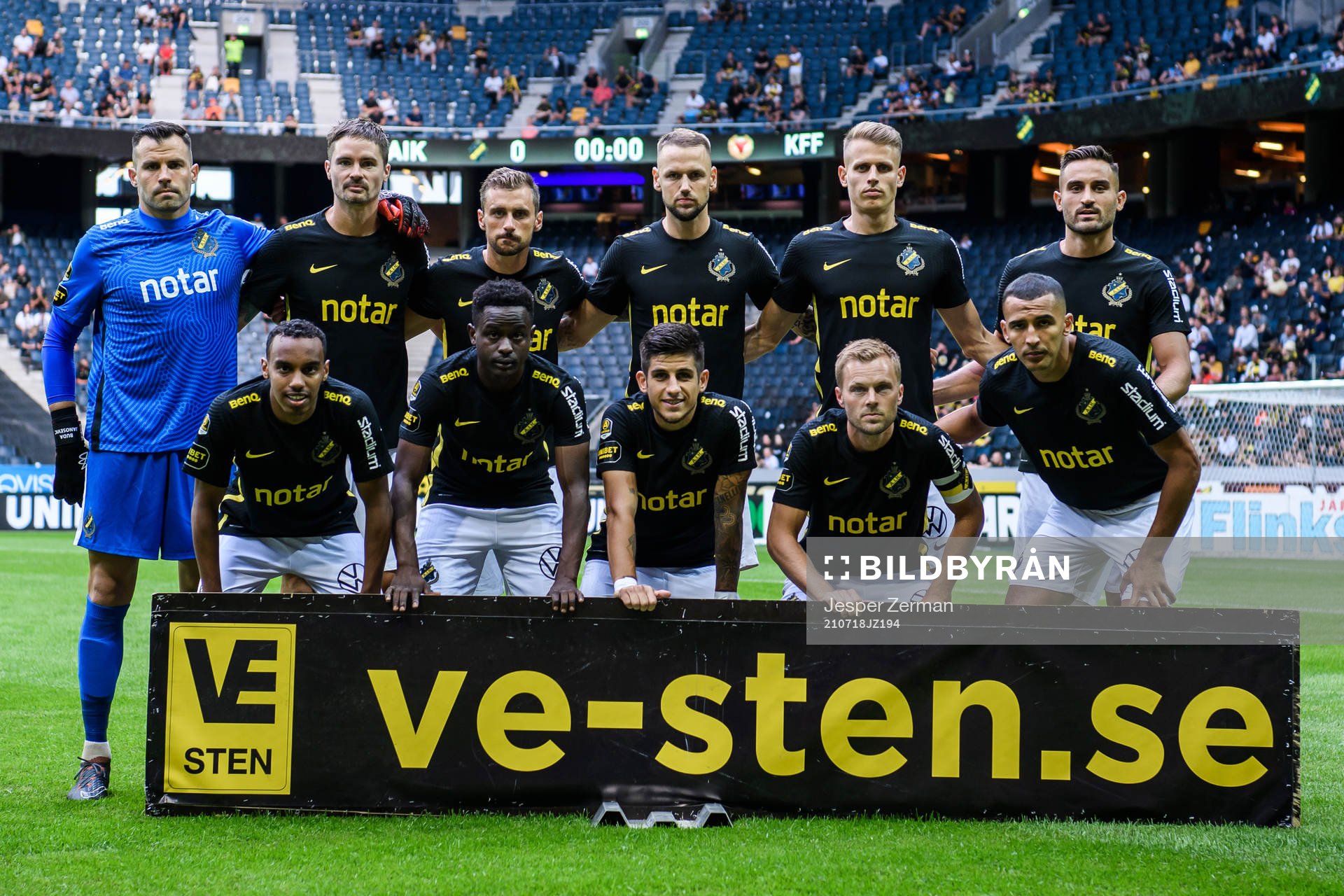 s startelva bestående av målvakt Budimir Janošević,